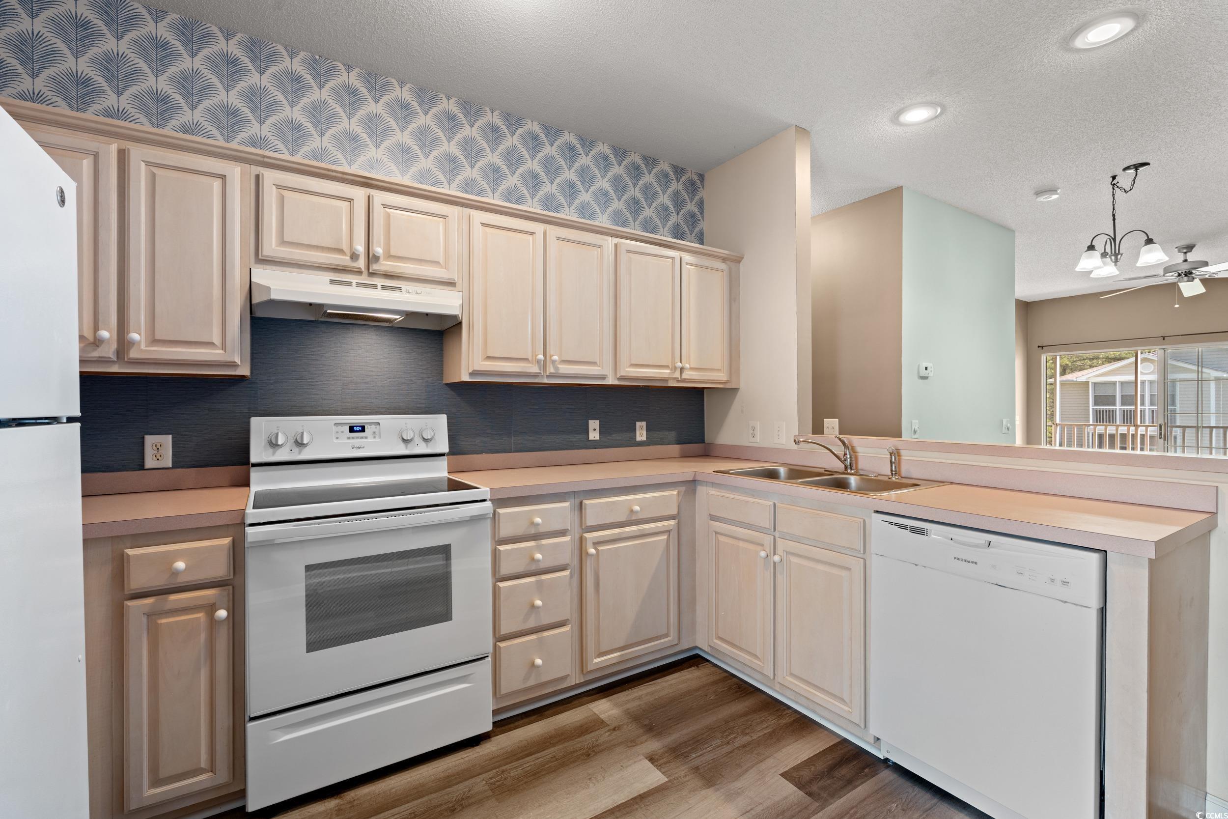 7309 Sweetwater Blvd. Property Photo 12