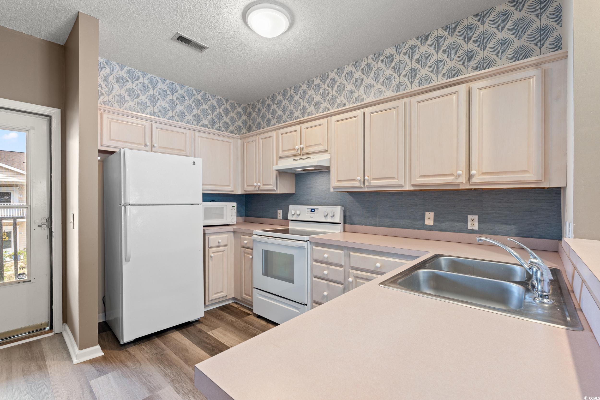 7309 Sweetwater Blvd. Property Photo 13