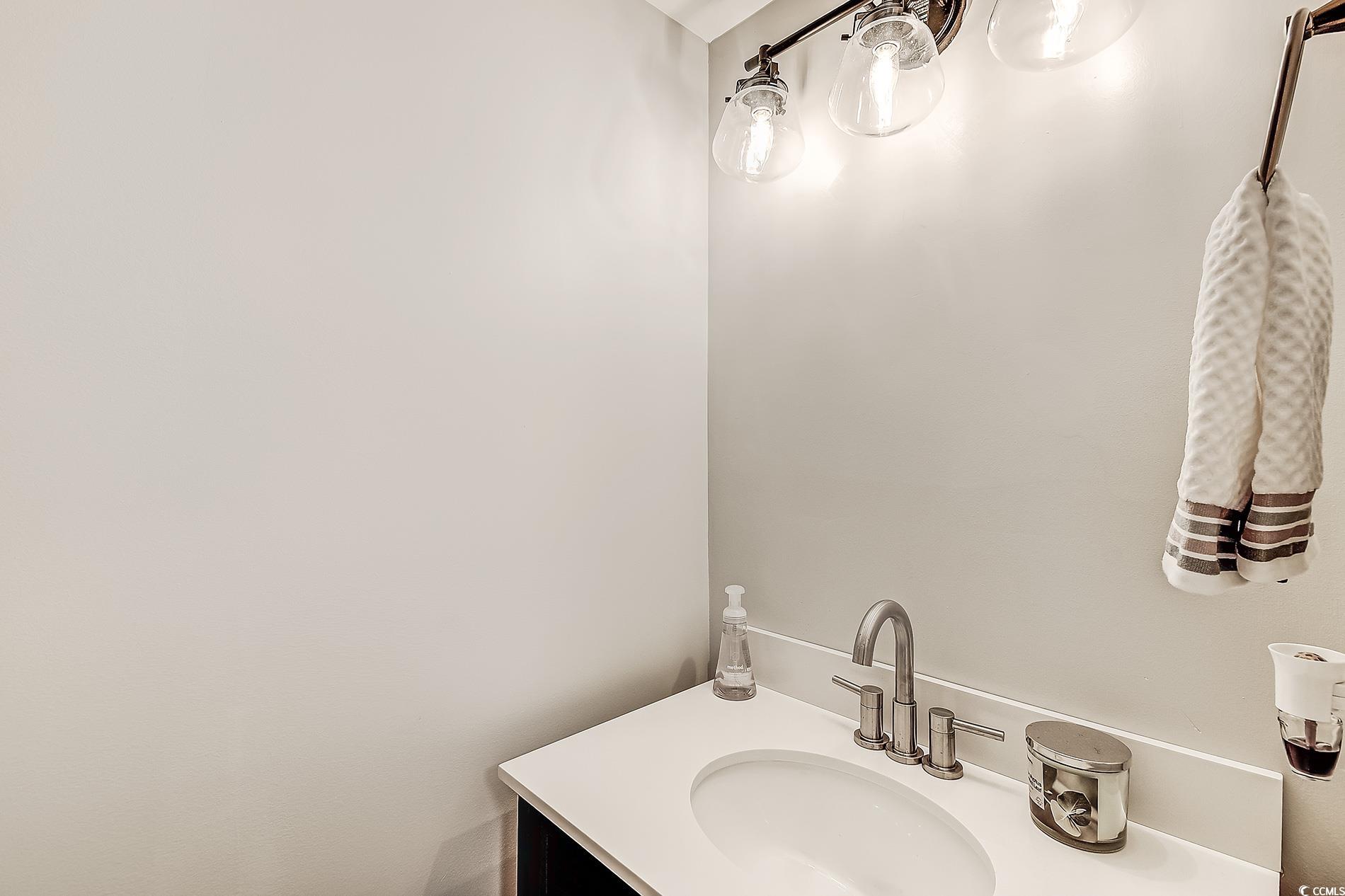 10200 Lake Shore Dr. Property Photo 8