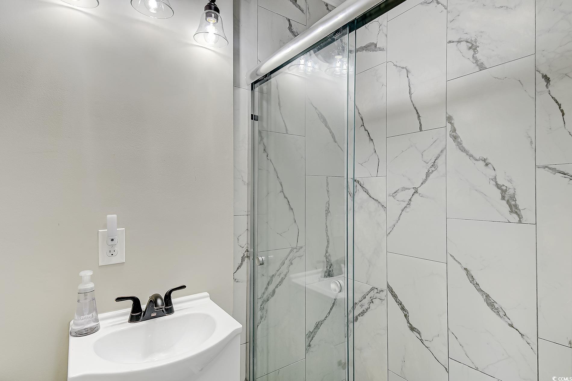 10200 Lake Shore Dr. Property Photo 23