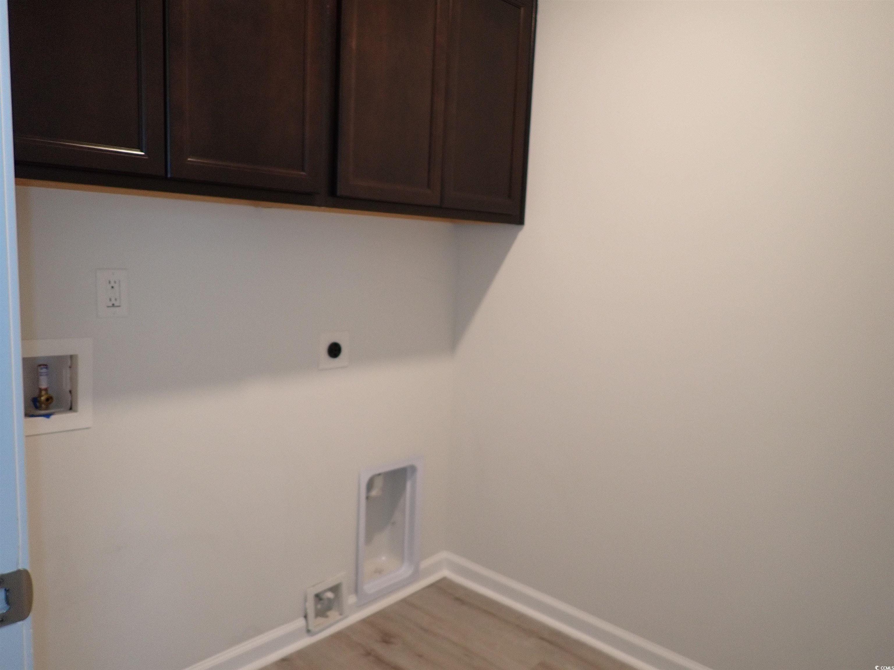 447 Archer Ct. Property Photo 24