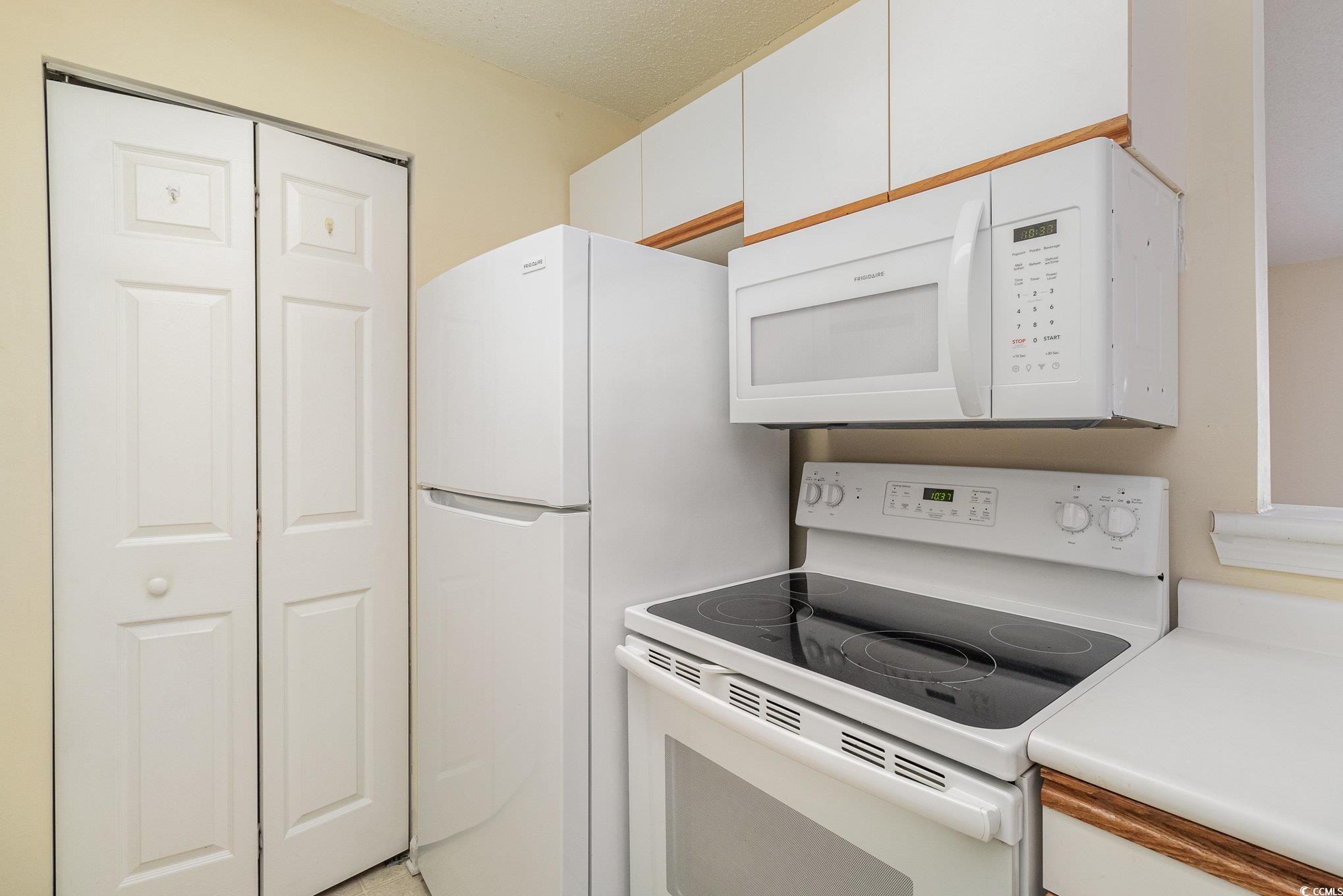 3795 Hitchcock Way Property Photo 11