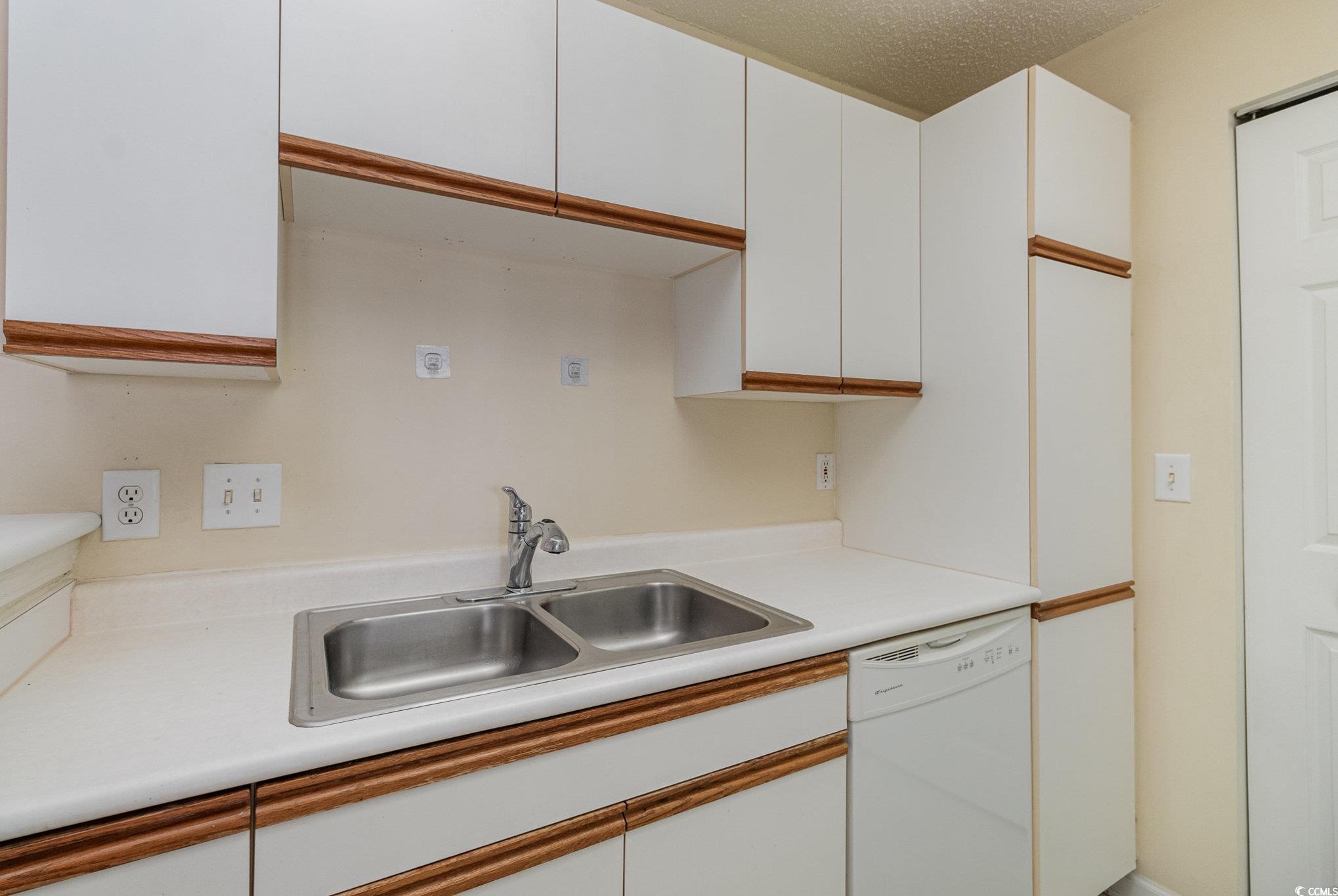 3795 Hitchcock Way Property Photo 12