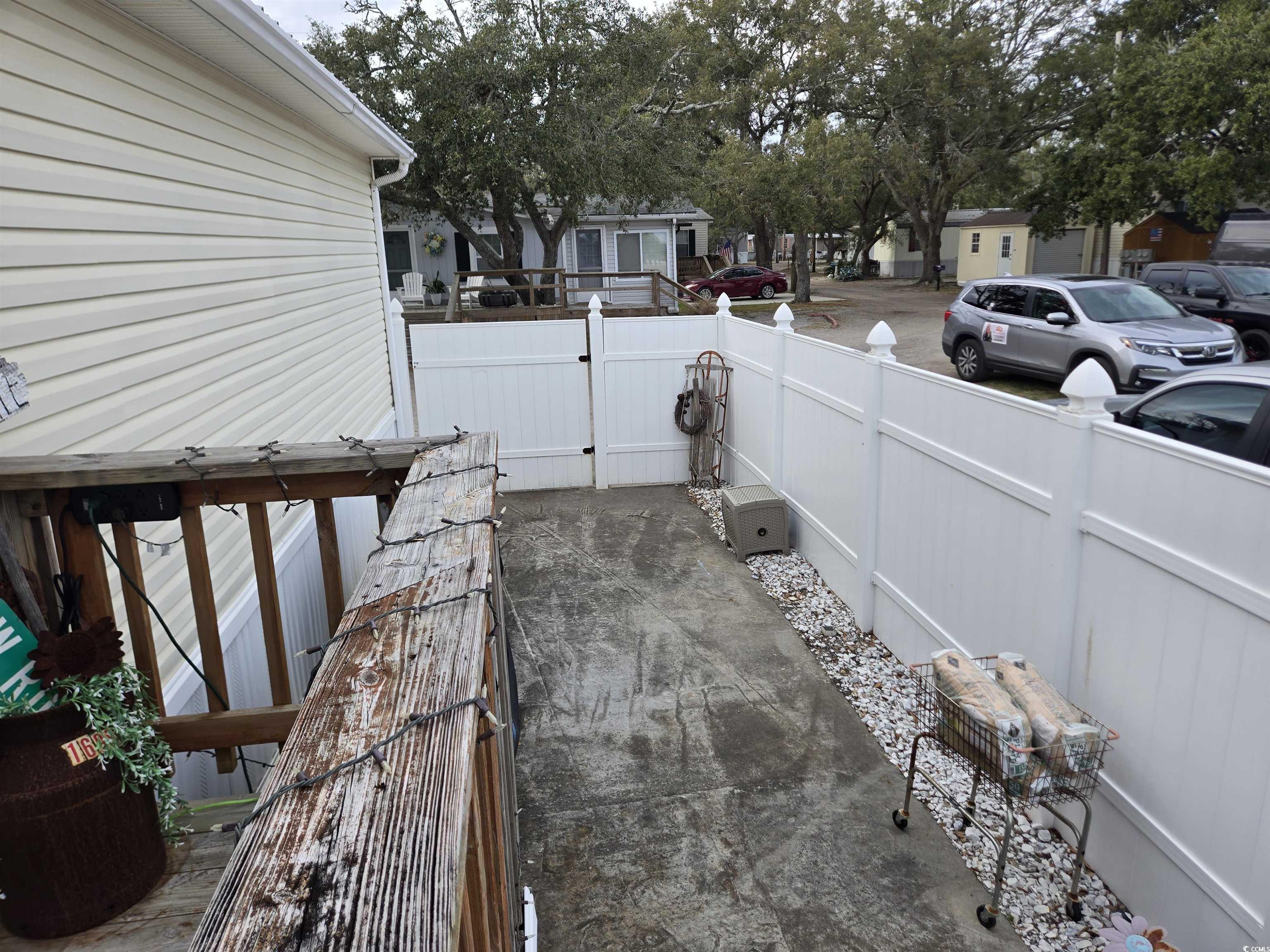 333 Yucca Circle Property Photo 6