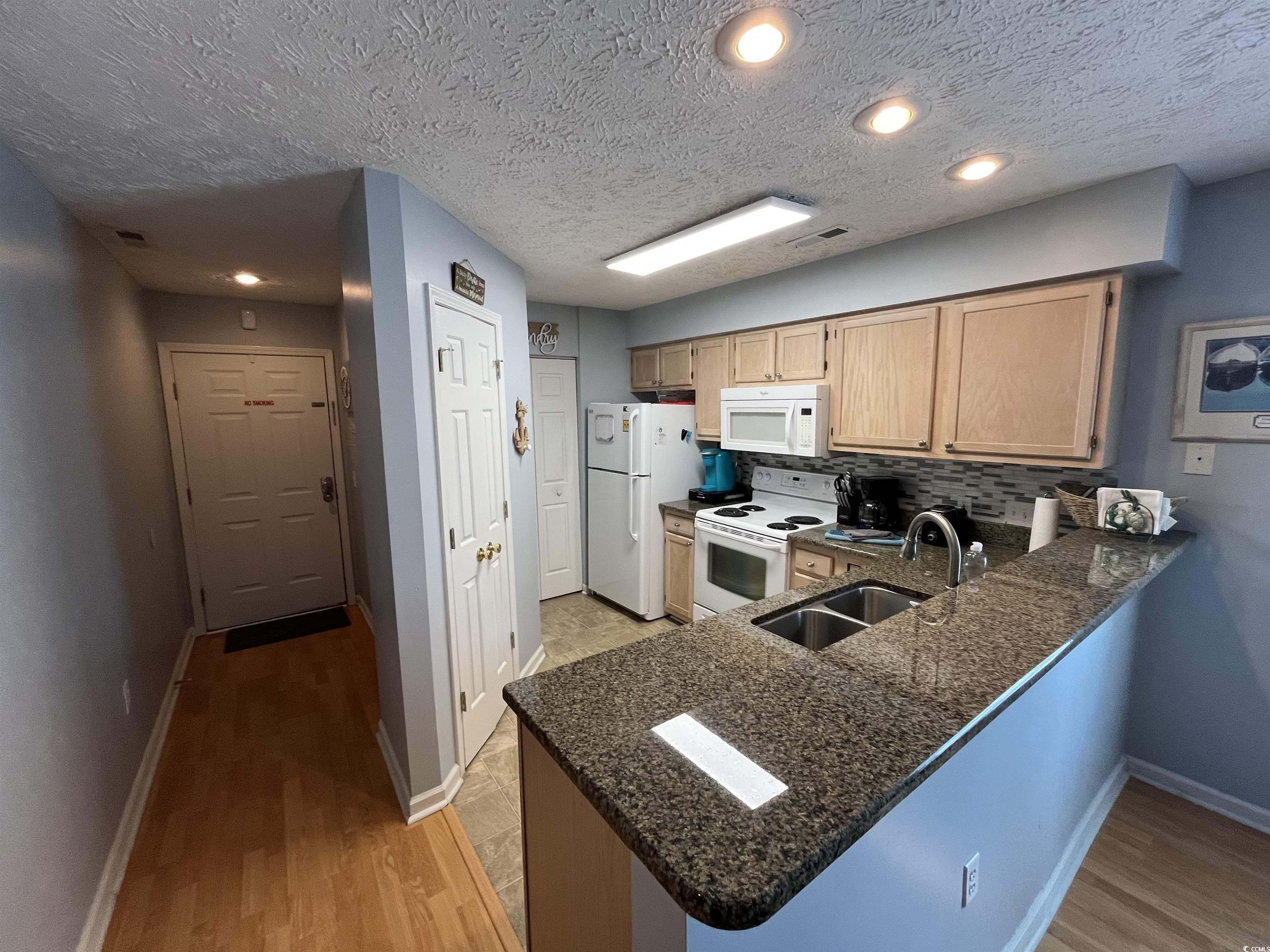 569 Blue River Ct. Property Photo 2