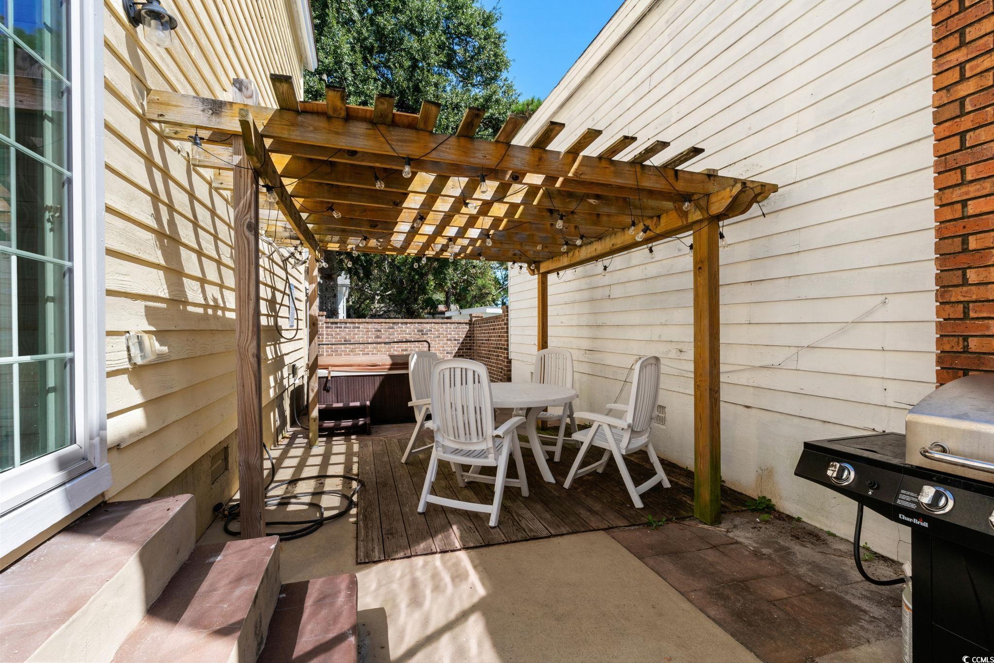 1521 Edge Dr. Property Photo 8