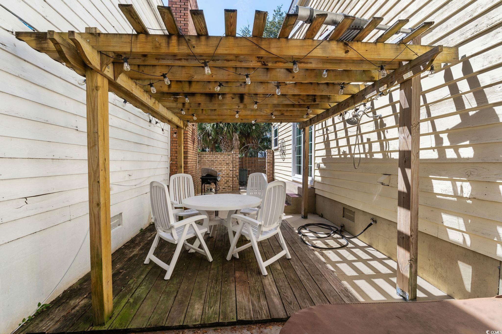 1521 Edge Dr. Property Photo 9