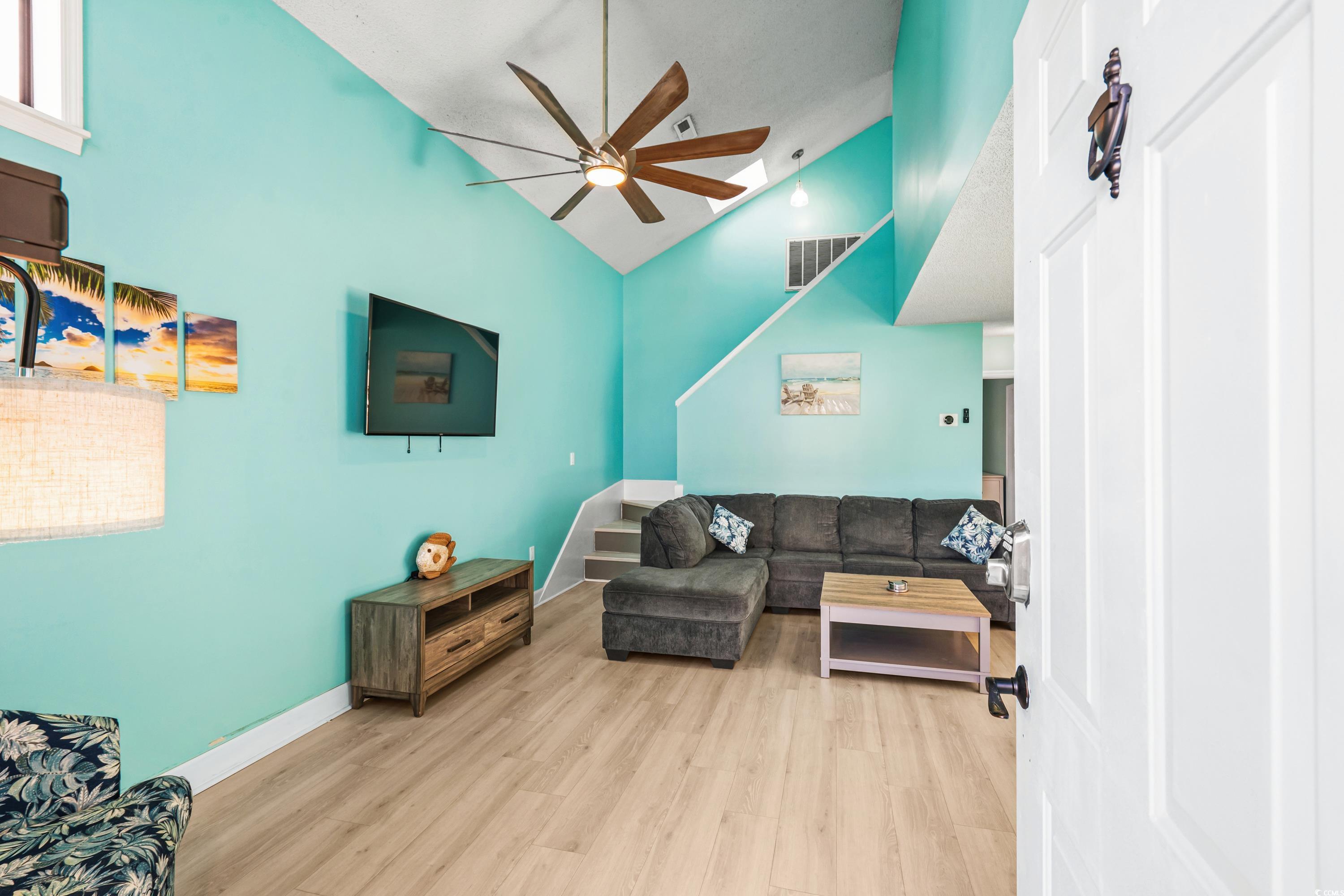 1521 Edge Dr. Property Photo 10