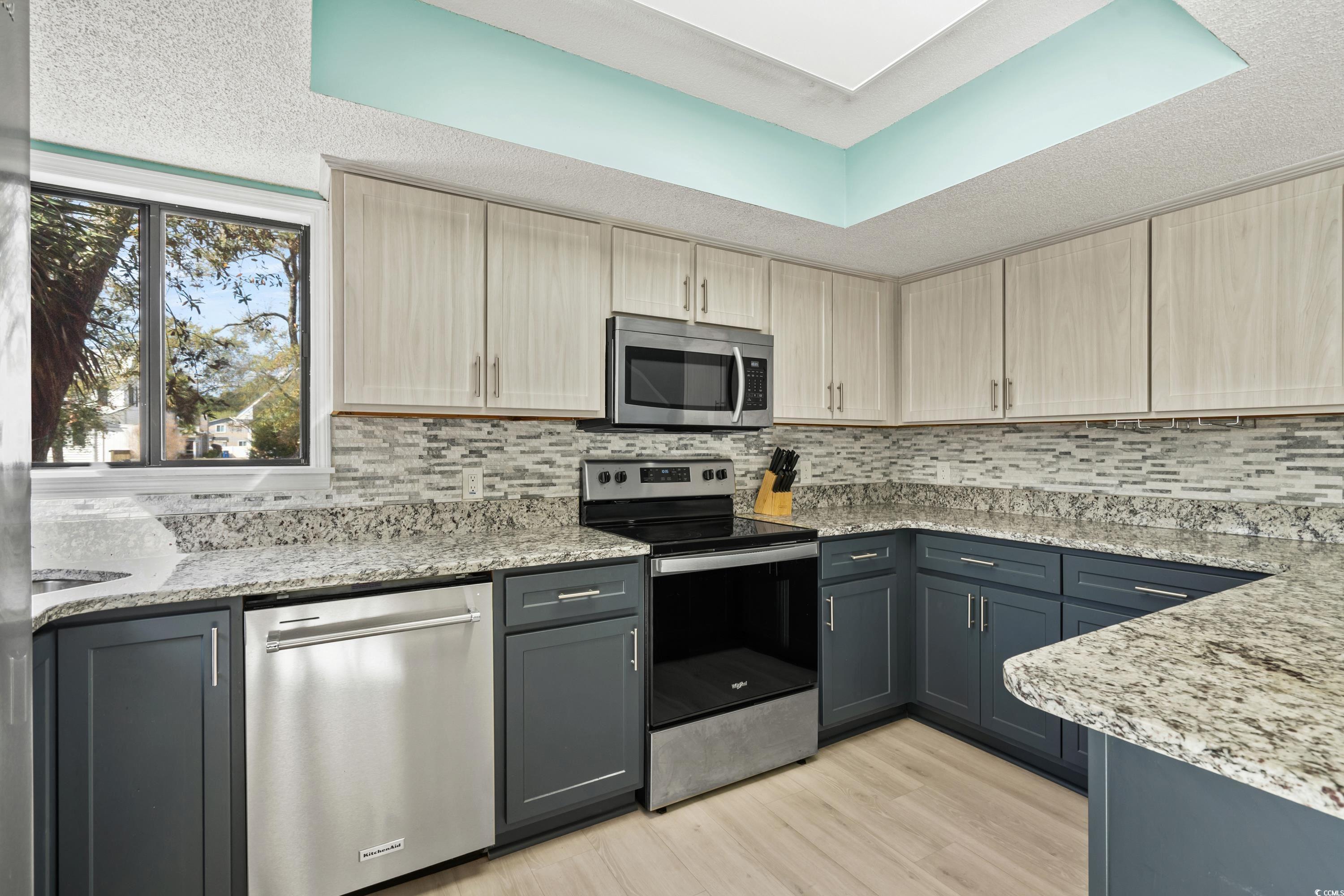 1521 Edge Dr. Property Photo 16