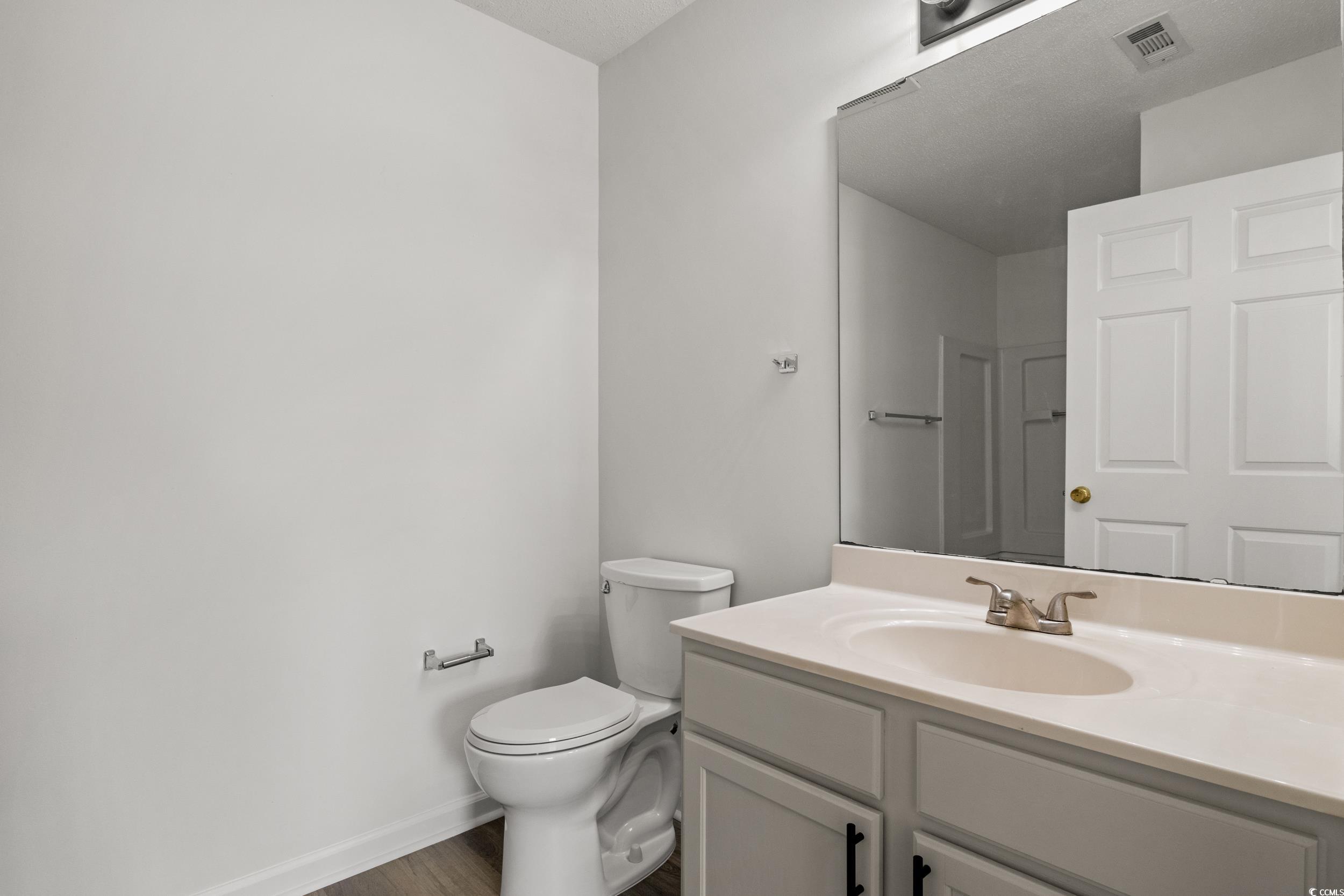 4246 Villas Dr. Property Photo 15