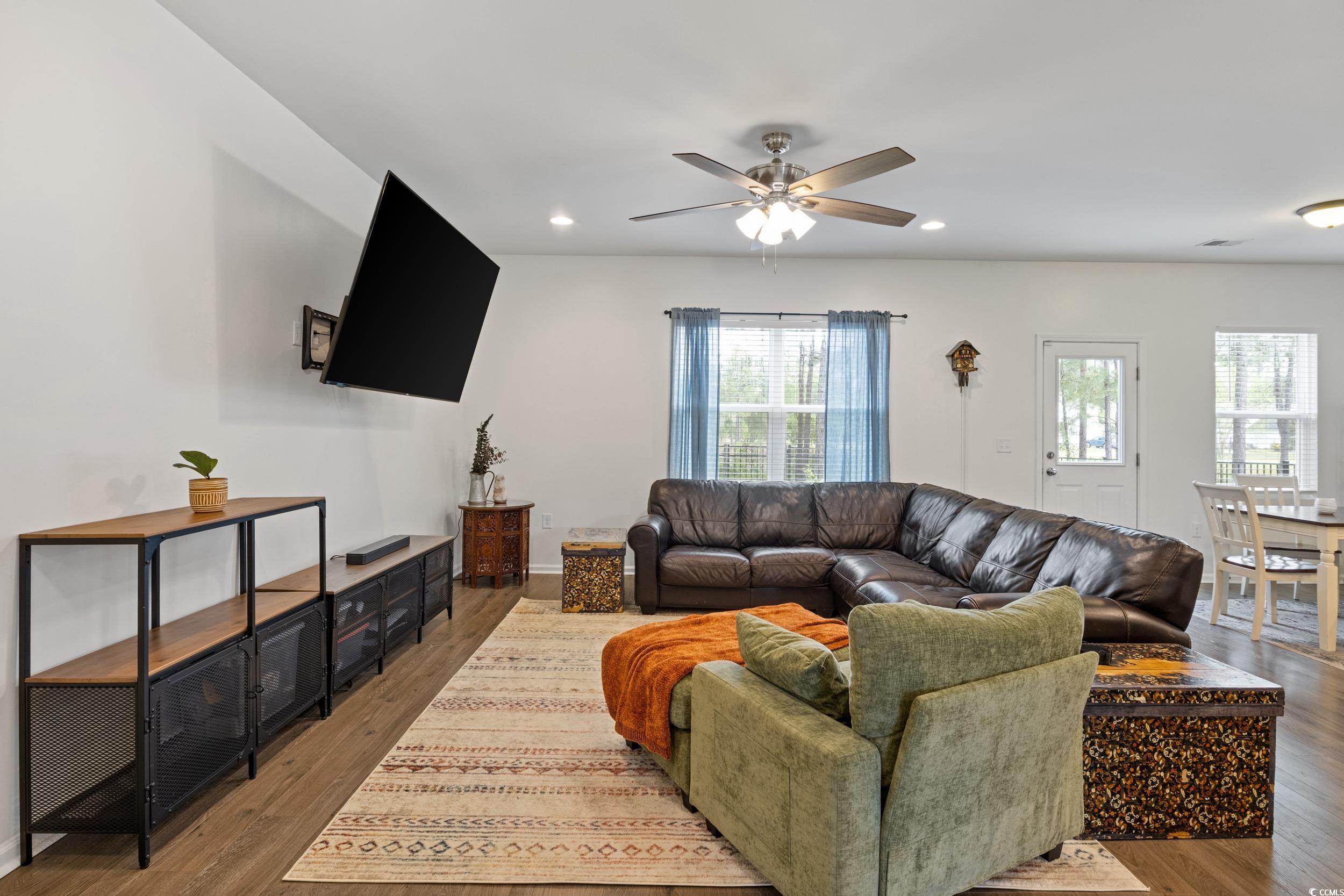 808 Wild Leaf Loop Property Photo 2