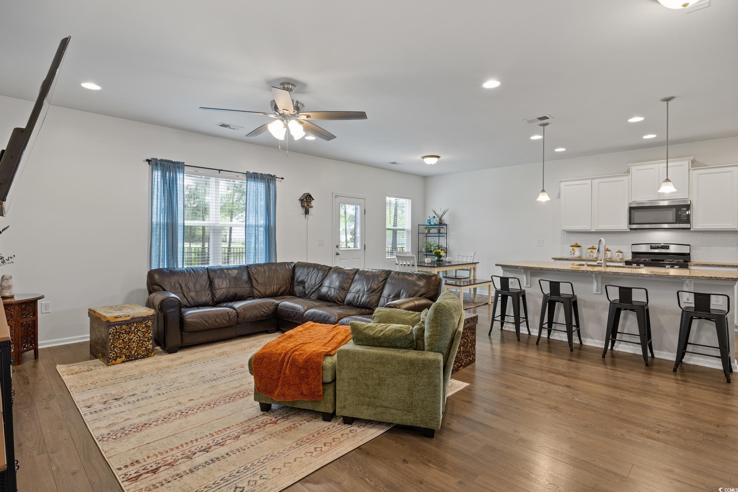 808 Wild Leaf Loop Property Photo 6