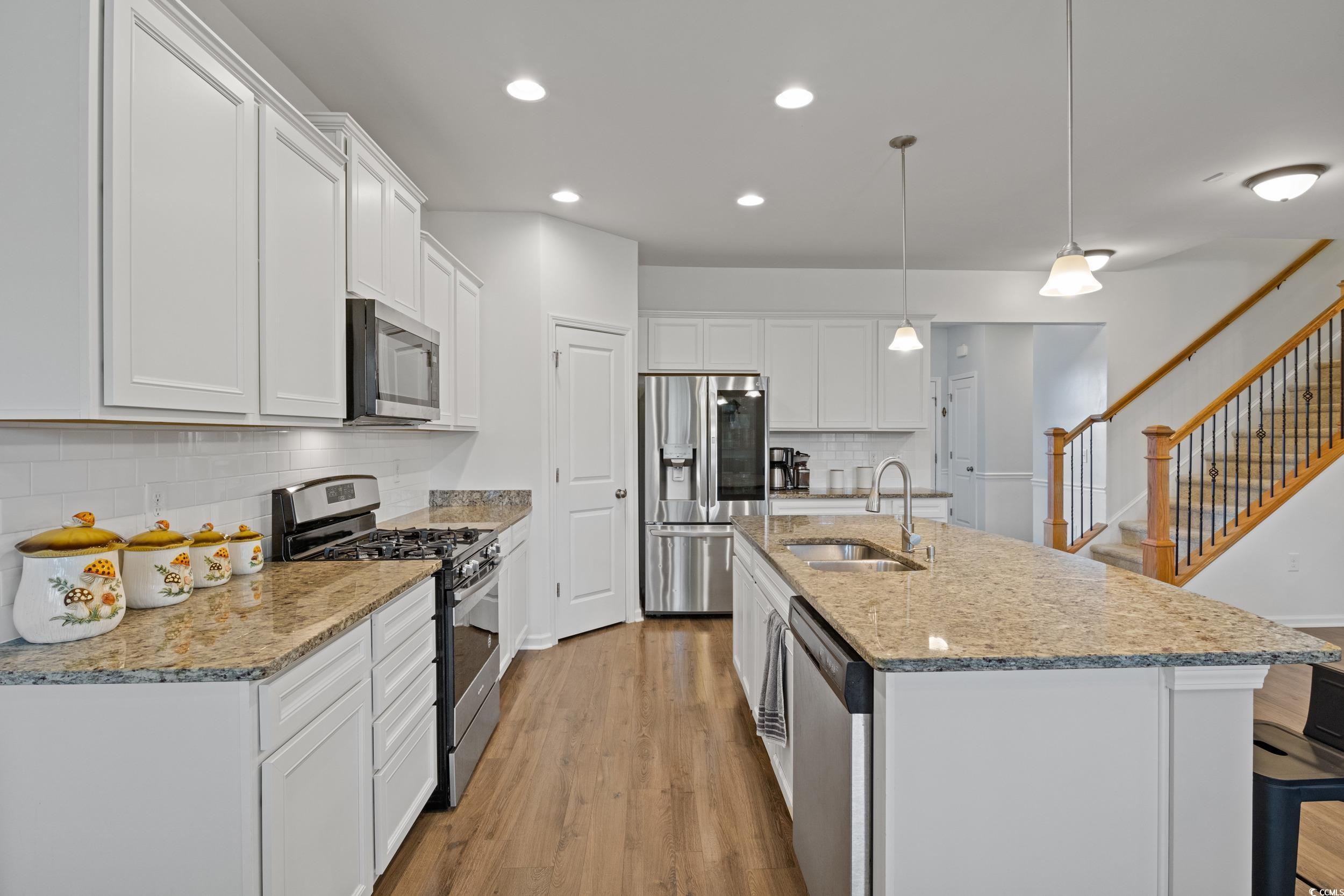 808 Wild Leaf Loop Property Photo 8