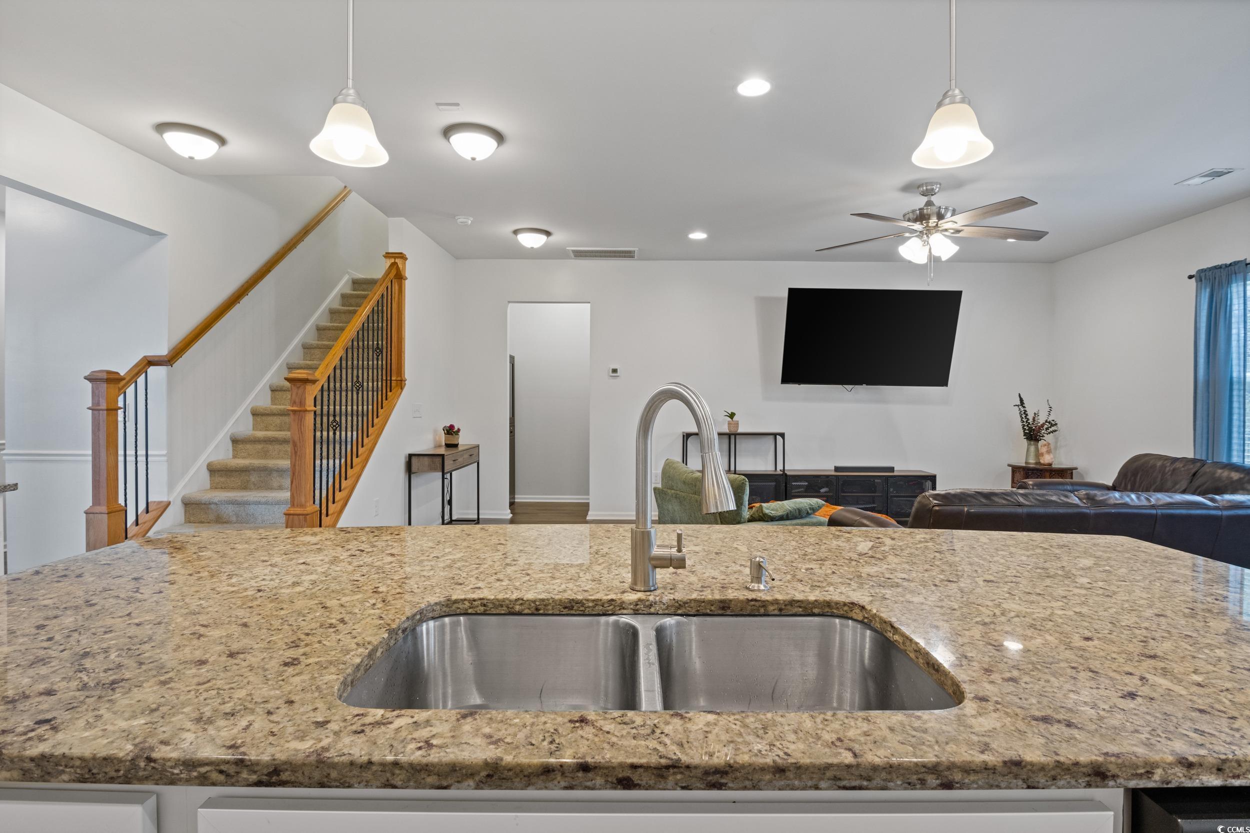 808 Wild Leaf Loop Property Photo 11