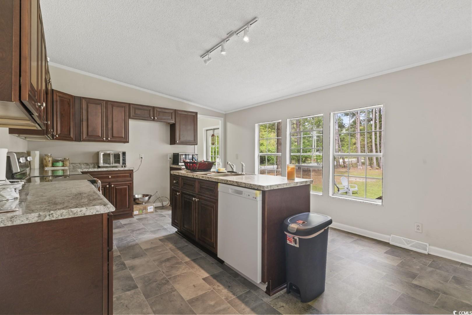 4898 Sawgrass Ln. Property Photo 6