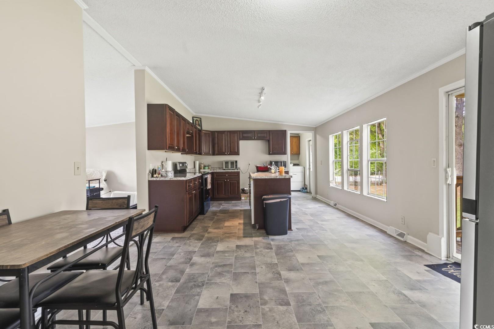 4898 Sawgrass Ln. Property Photo 9