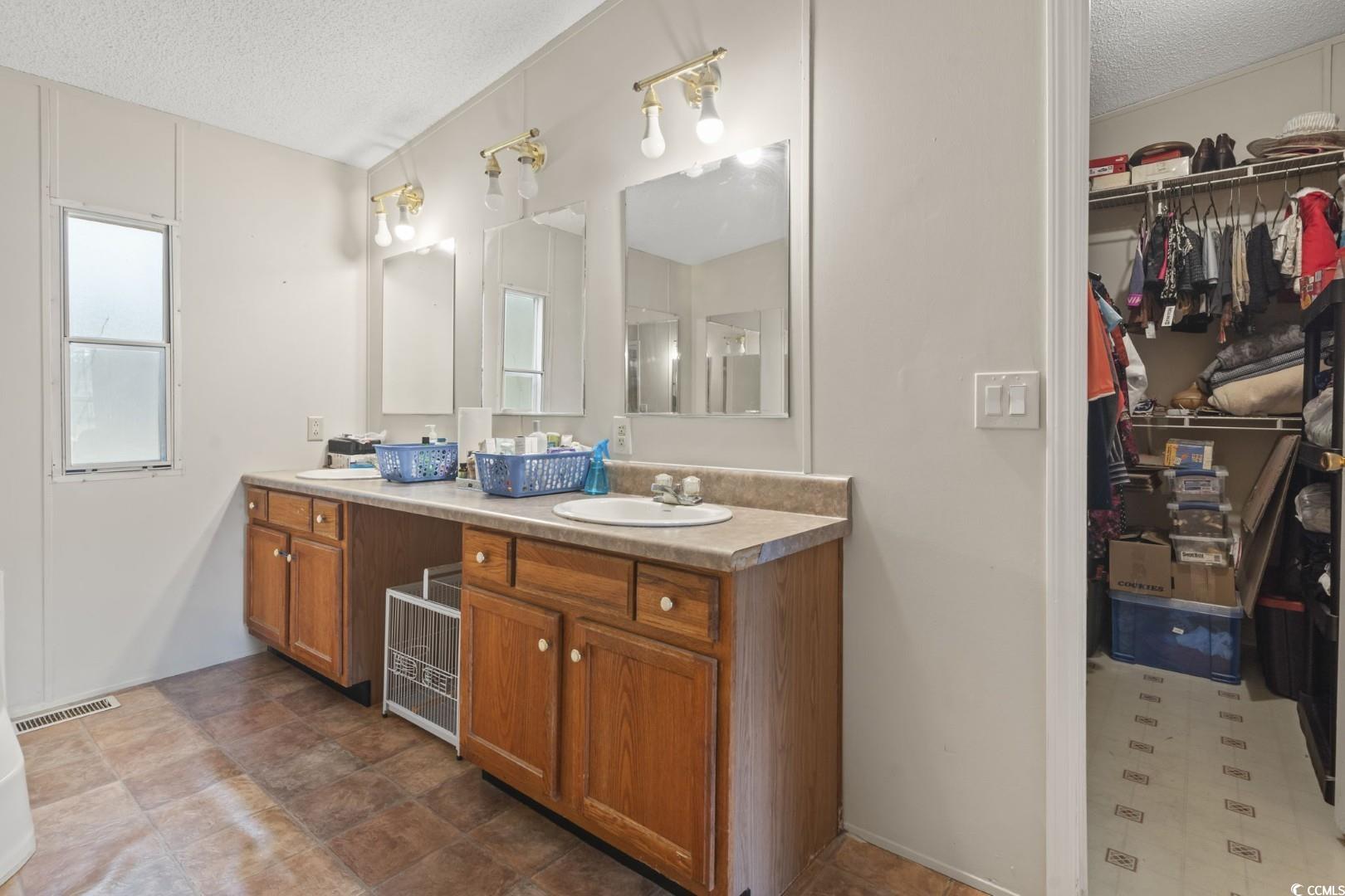 4898 Sawgrass Ln. Property Photo 17
