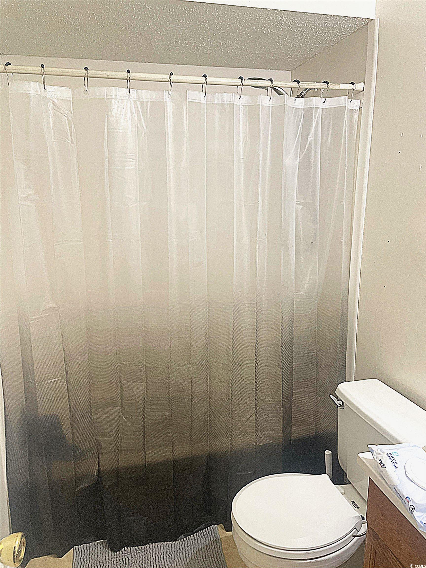 401 Cambridge Circle Property Photo 3