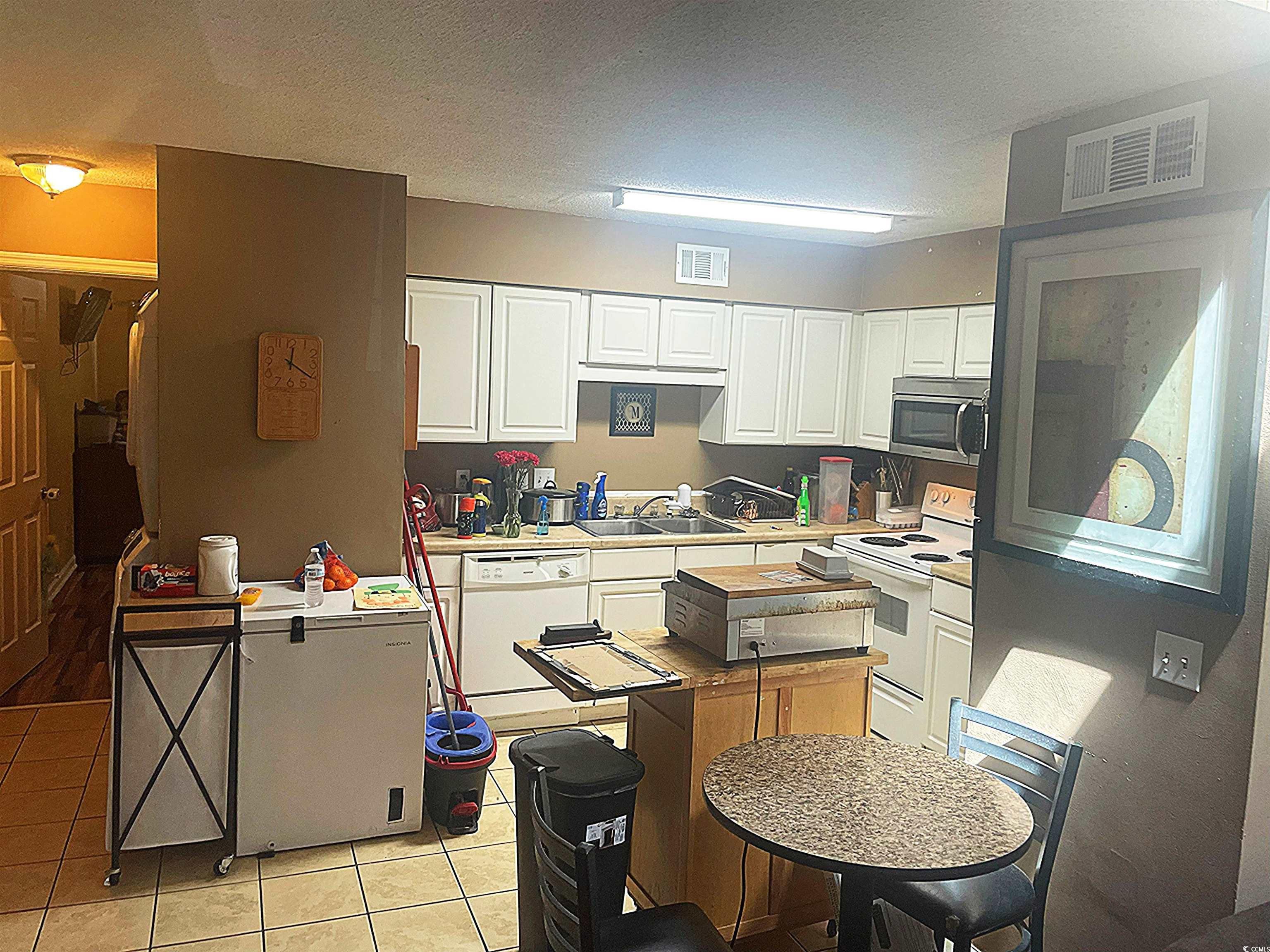 401 Cambridge Circle Property Photo 5