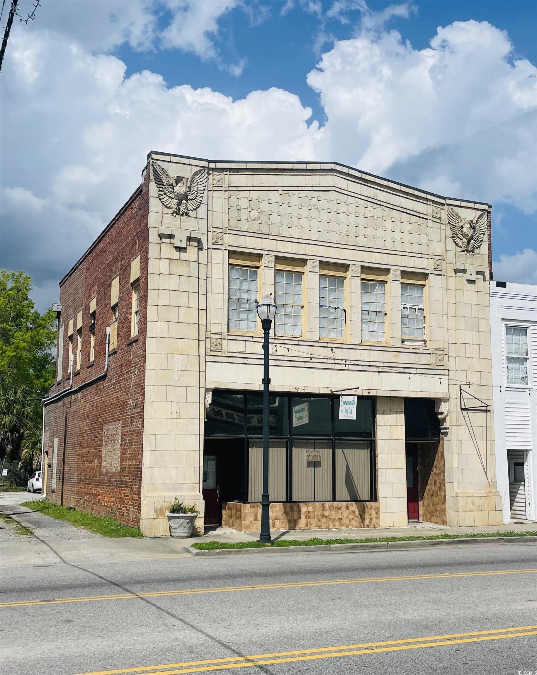 10 E Main St. Property Photo