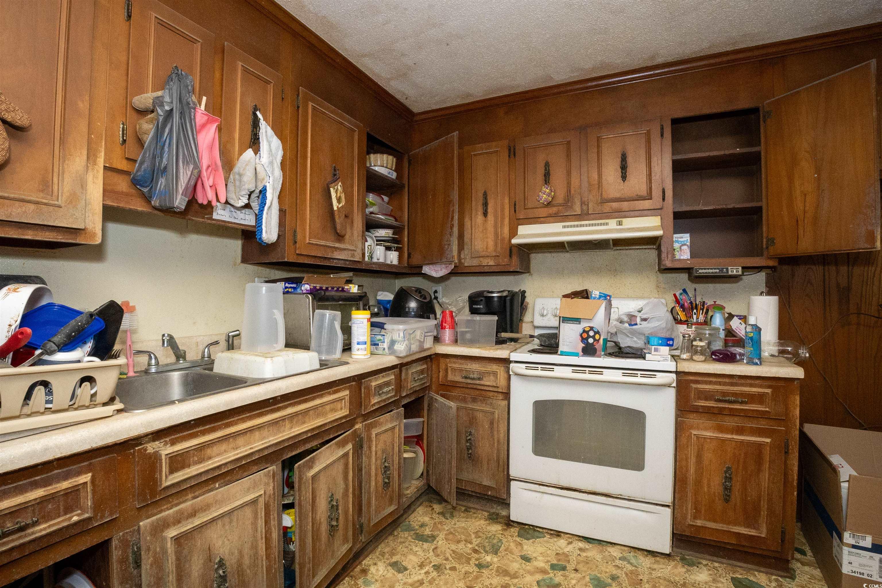 2405 S. Island Rd. Property Photo 4
