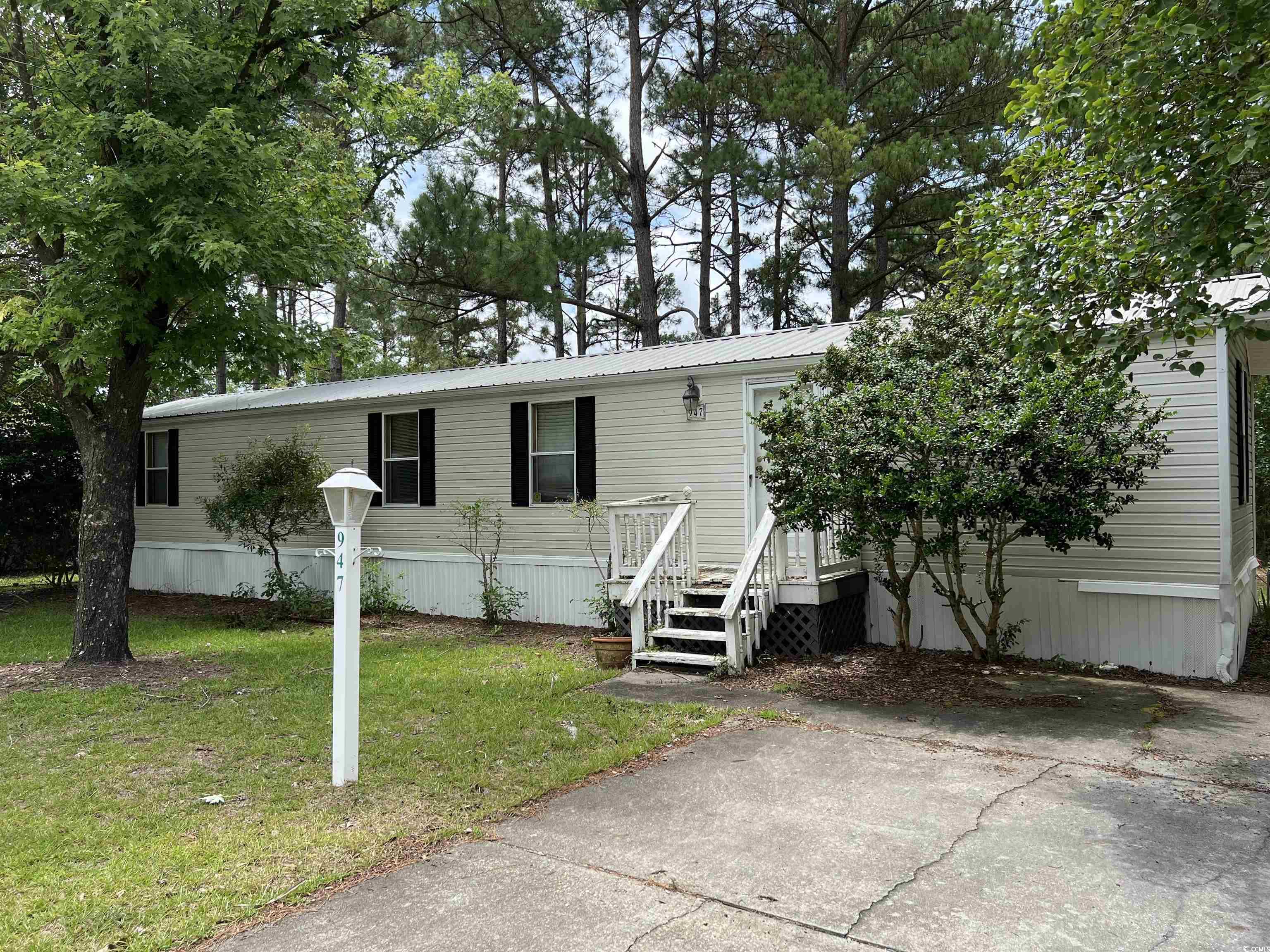 947 Jamestown Rd. Property Photo 1