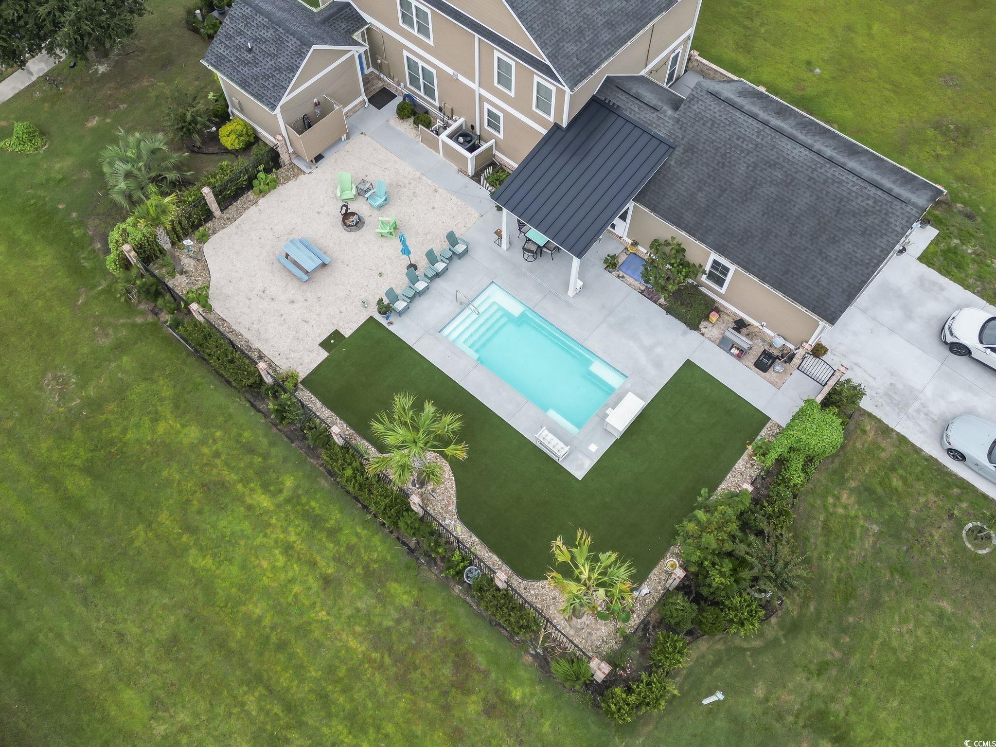 712 Crystal Water Way Property Photo 3