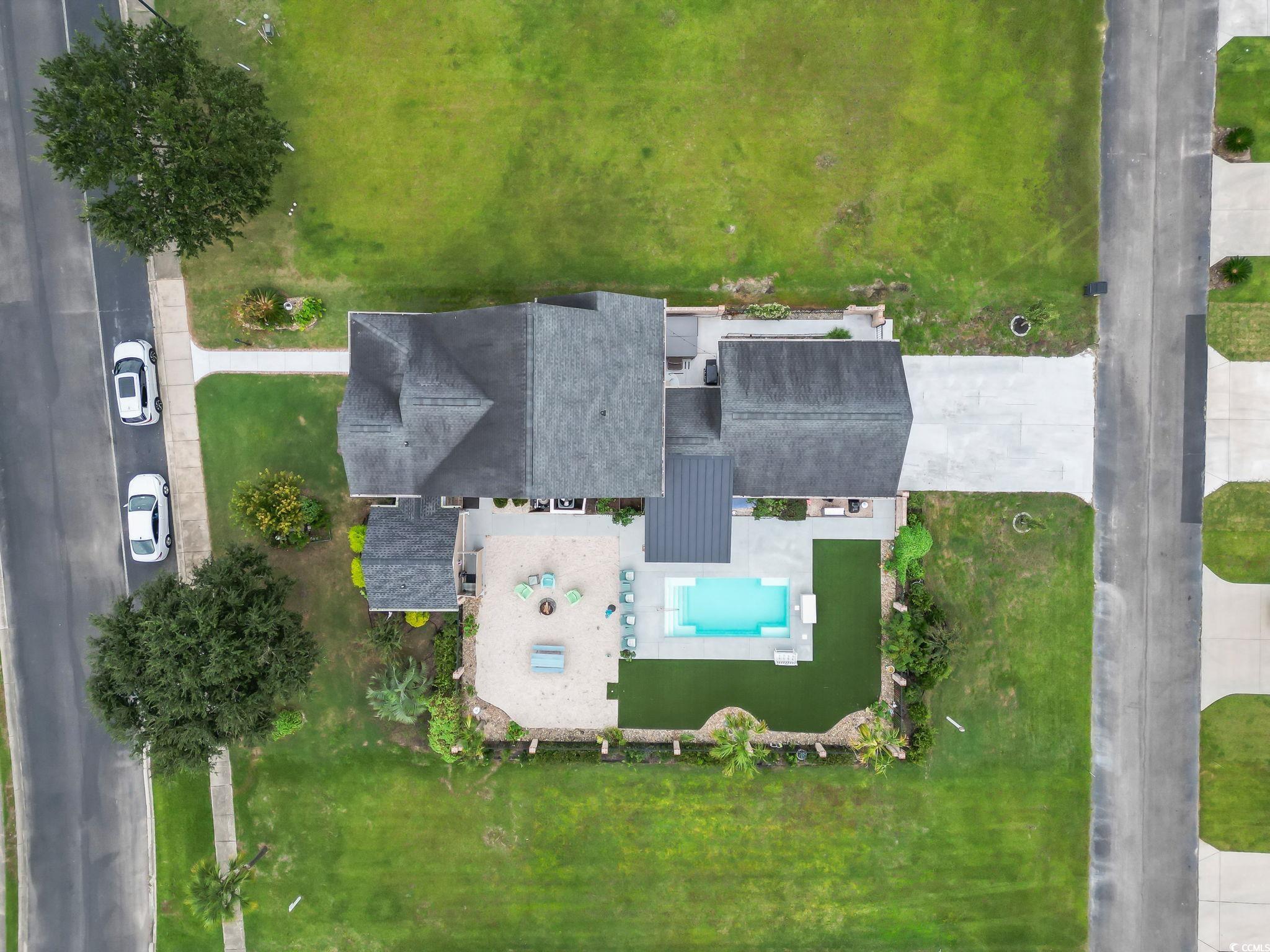 712 Crystal Water Way Property Photo 4