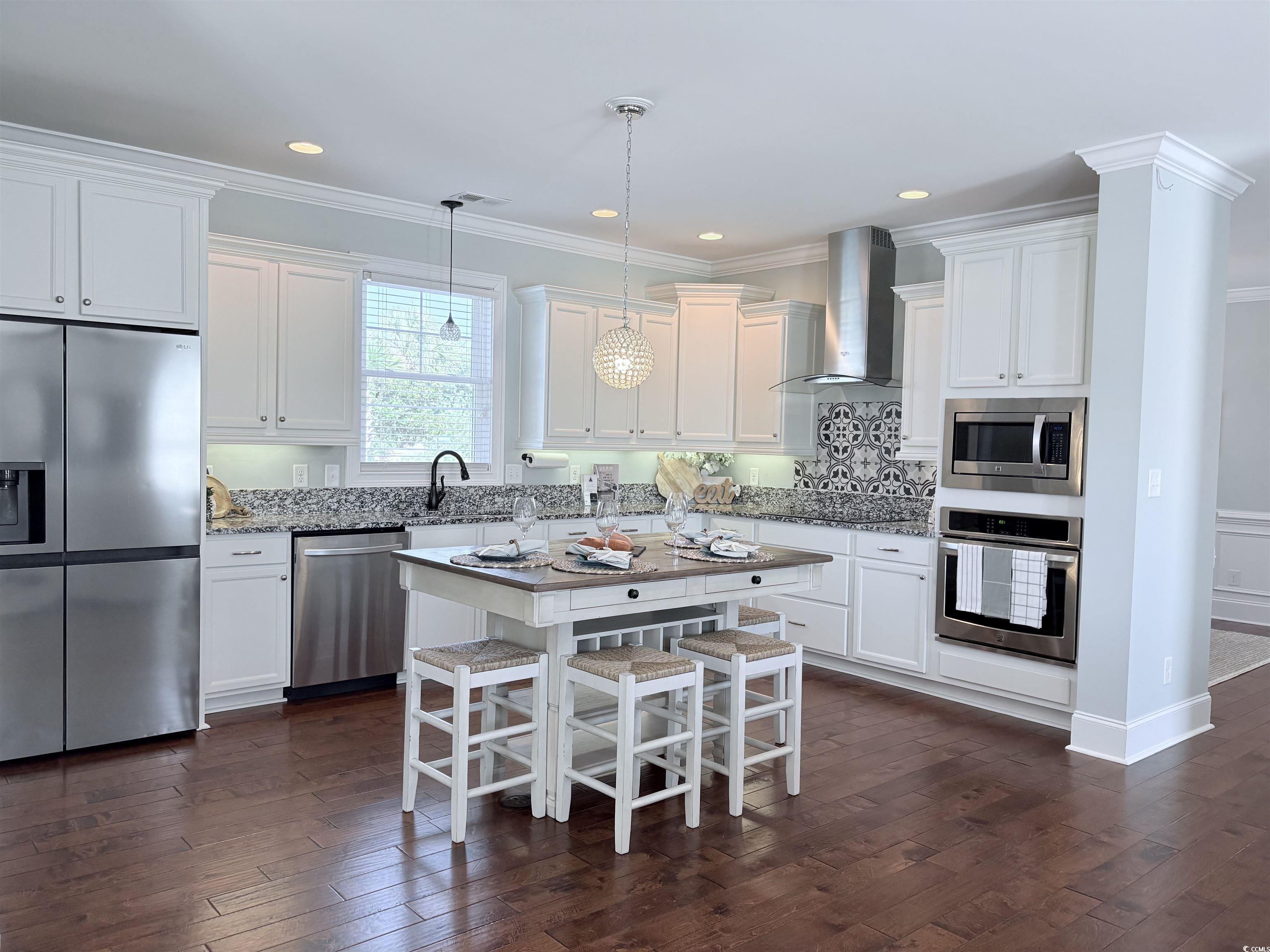 712 Crystal Water Way Property Photo 10