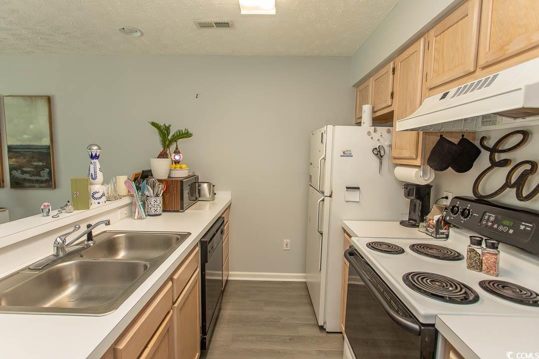 646 Tupelo Ln. Property Photo 4