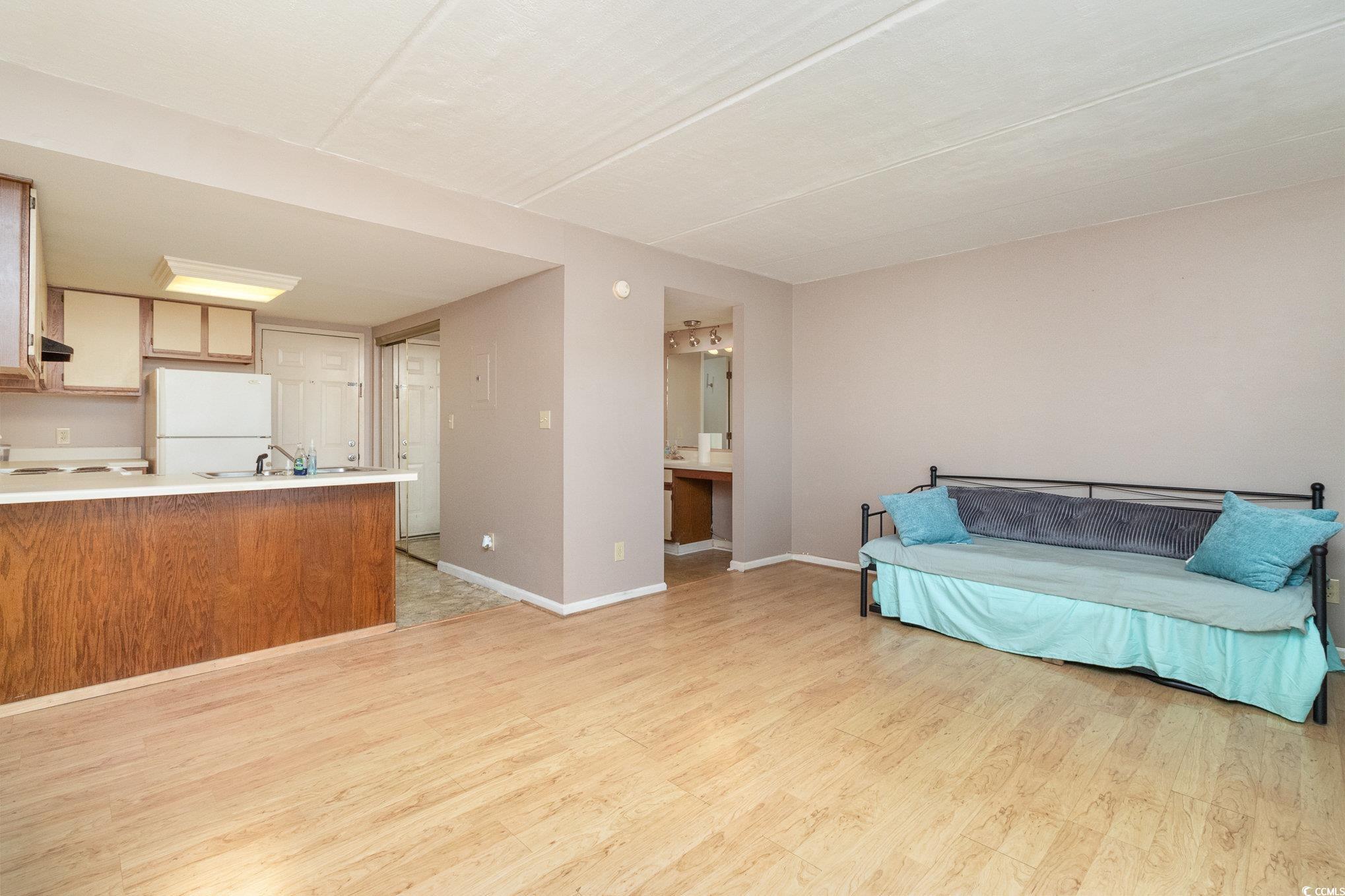 6850 Blue Heron Blvd. Property Photo 13