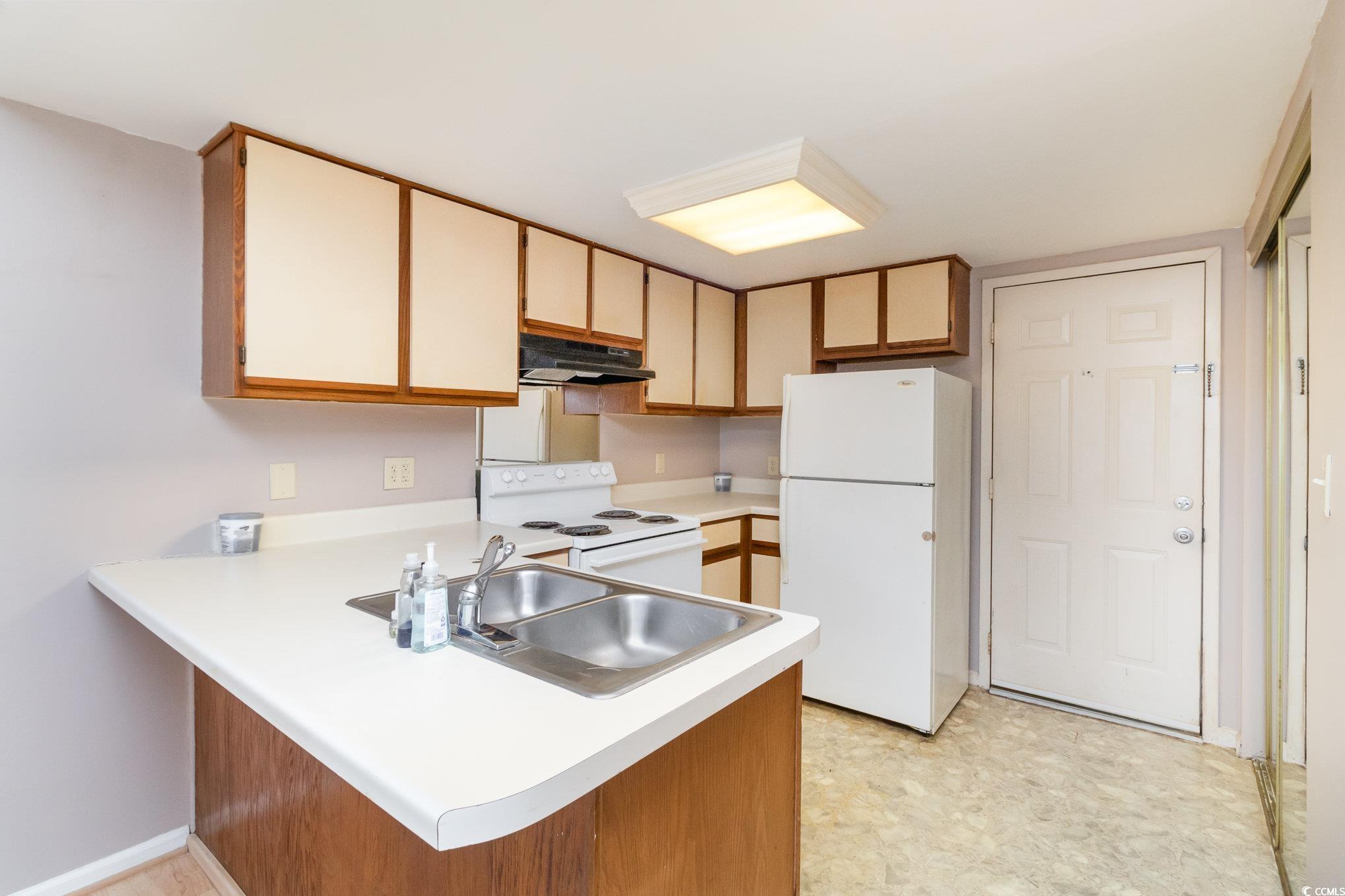 6850 Blue Heron Blvd. Property Photo 16