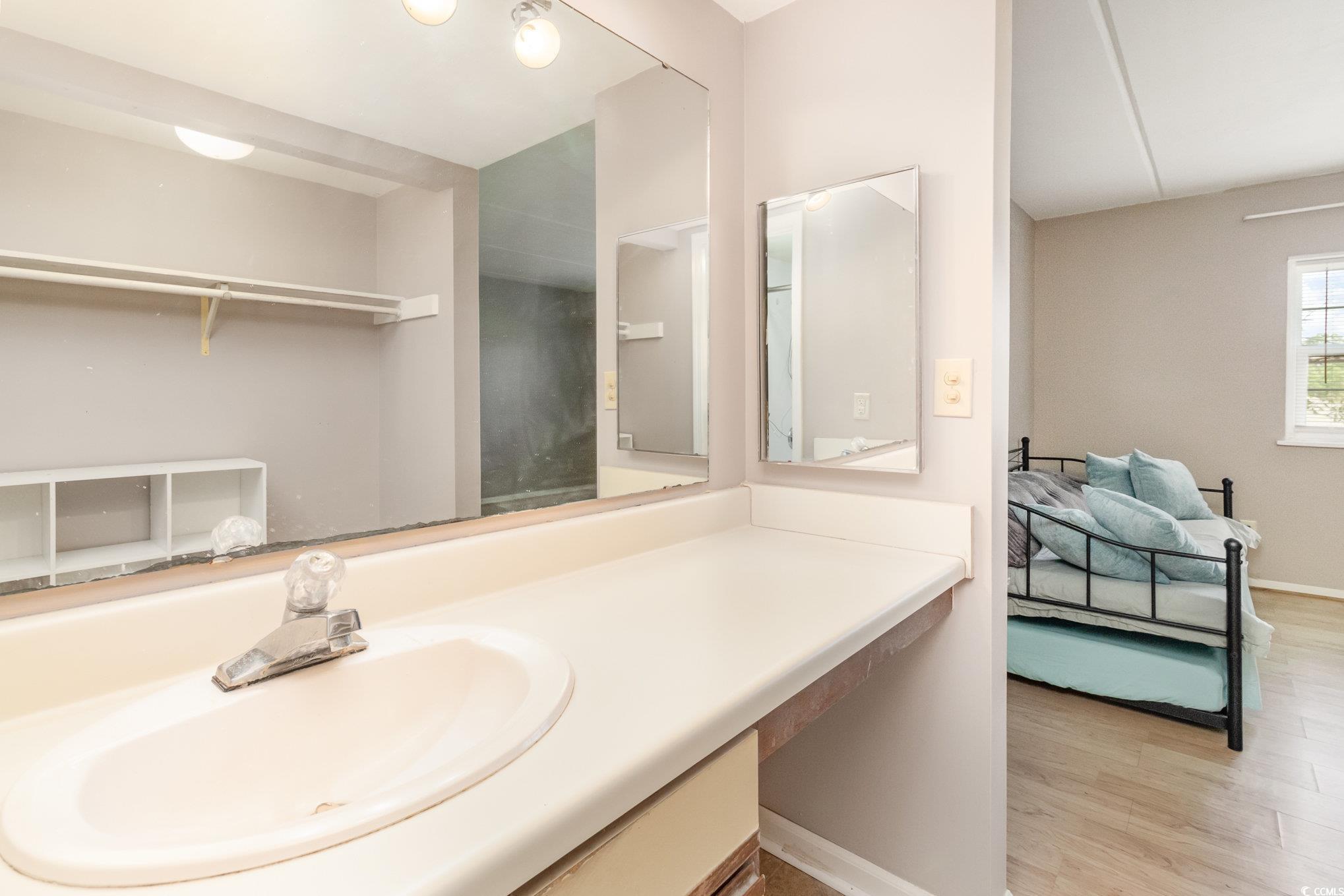 6850 Blue Heron Blvd. Property Photo 19