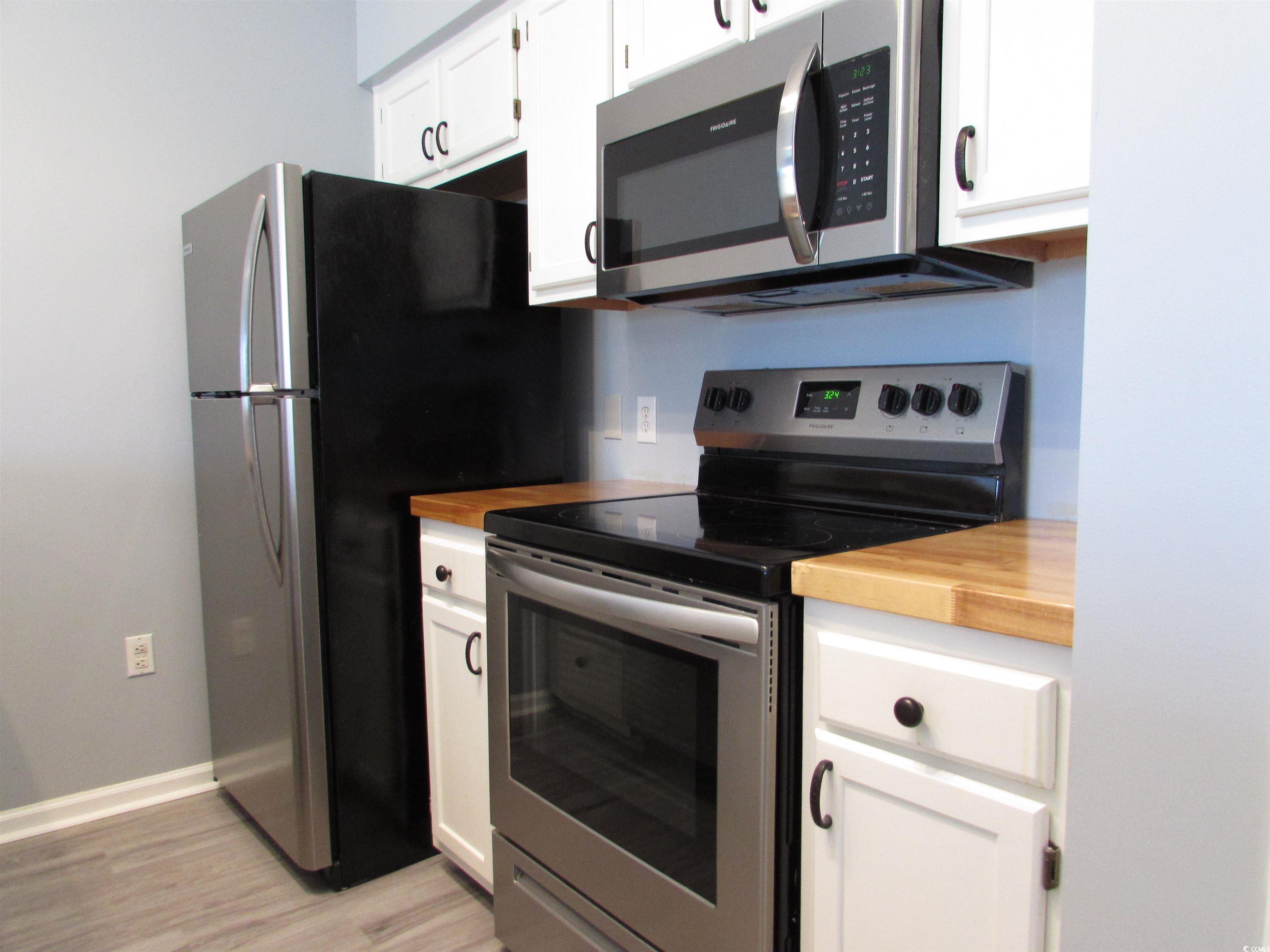 573 Blue River Ct. Property Photo 23