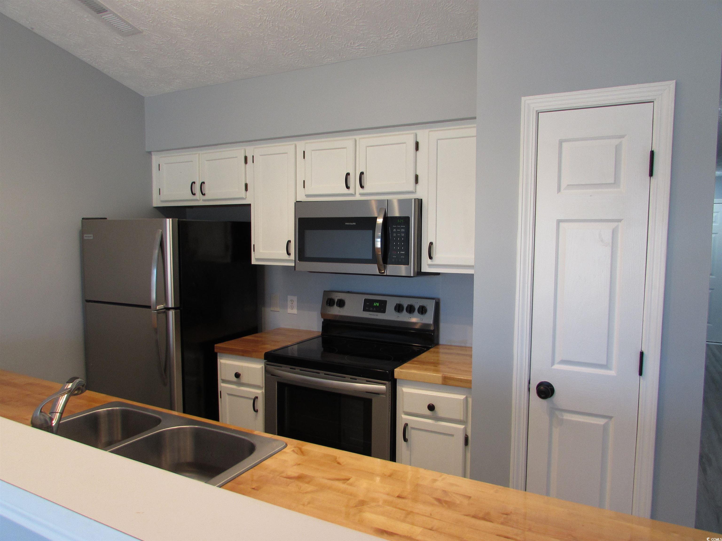 573 Blue River Ct. Property Photo 25