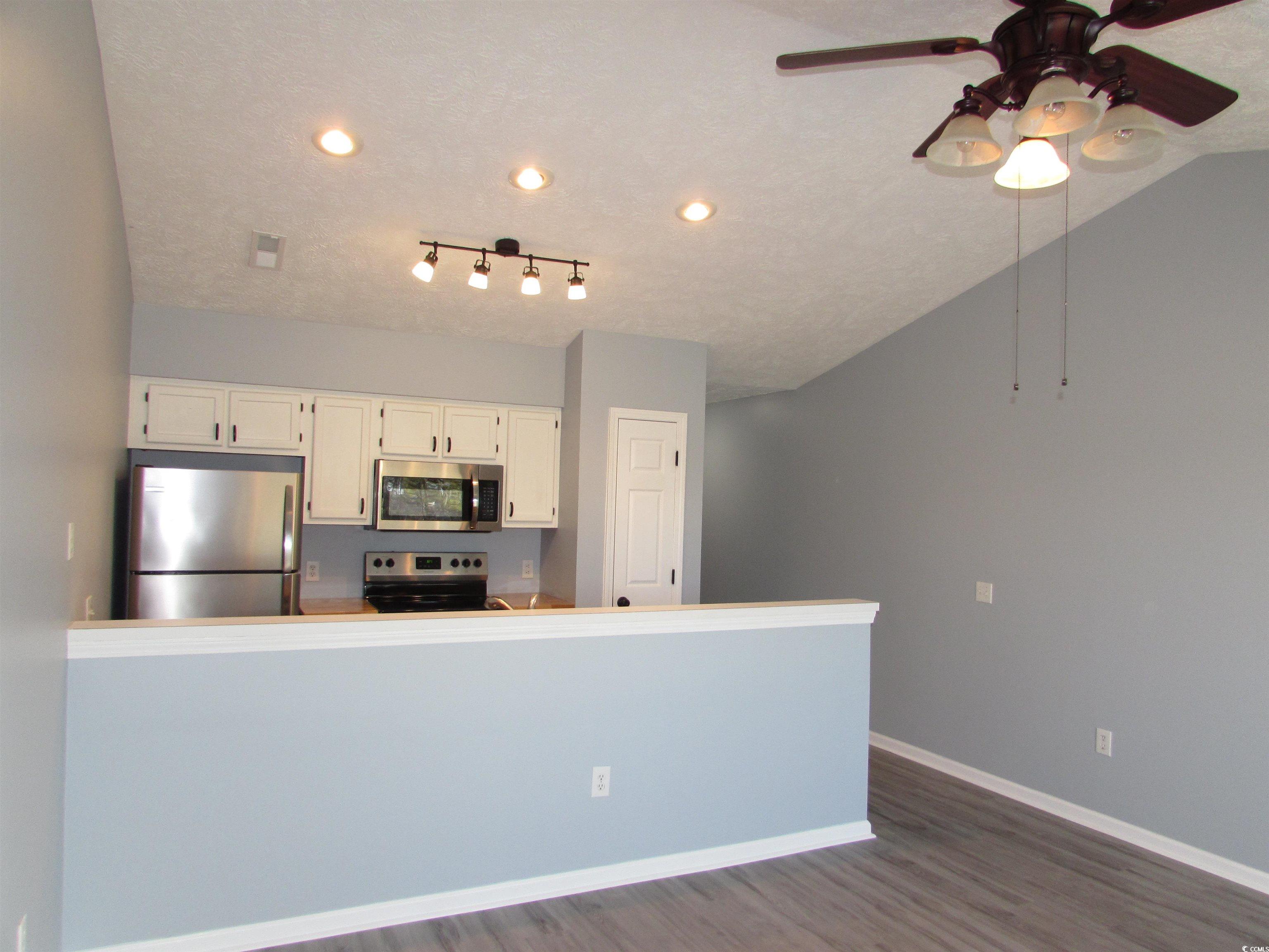 573 Blue River Ct. Property Photo 32