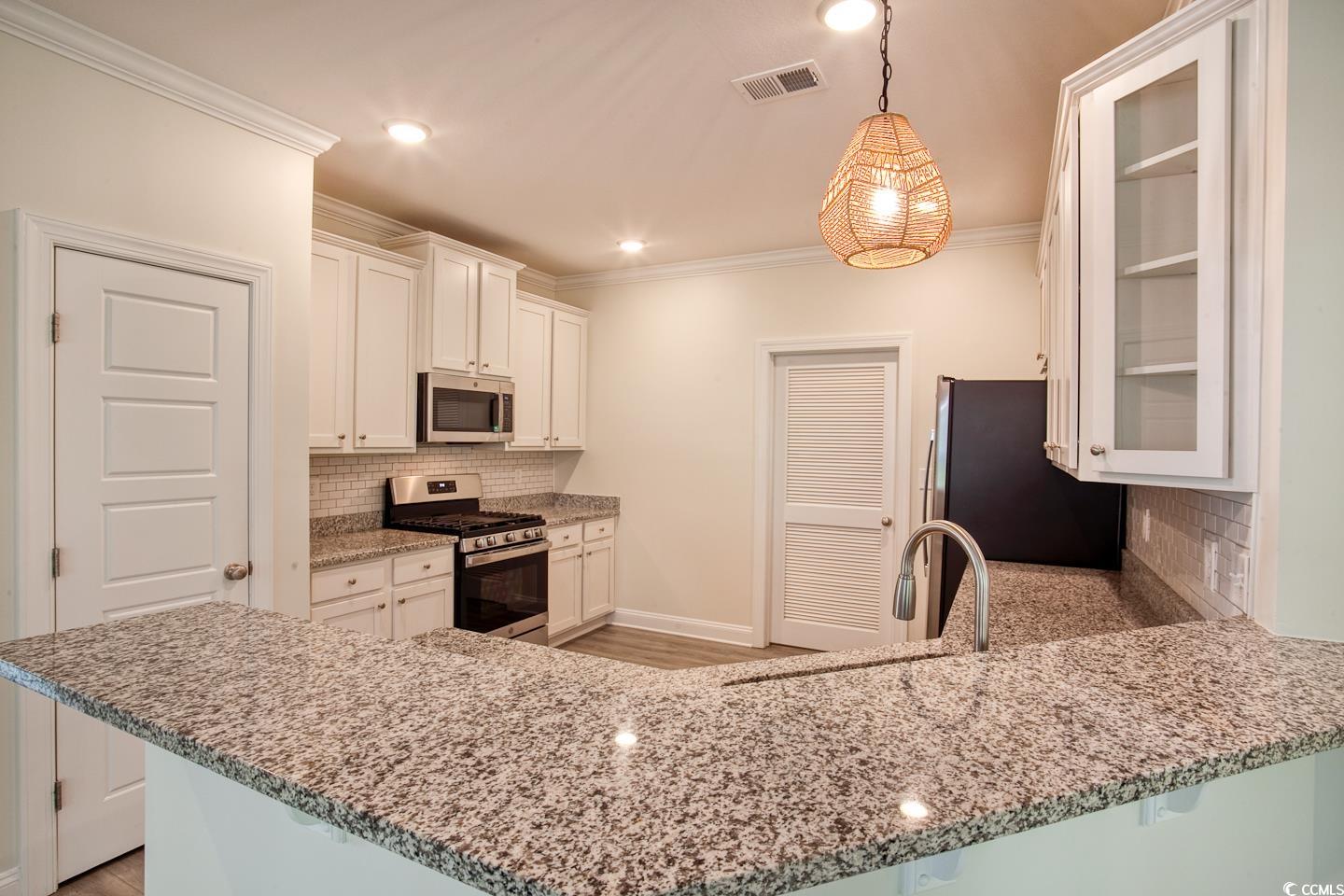 932 Jackline Place Property Photo 5