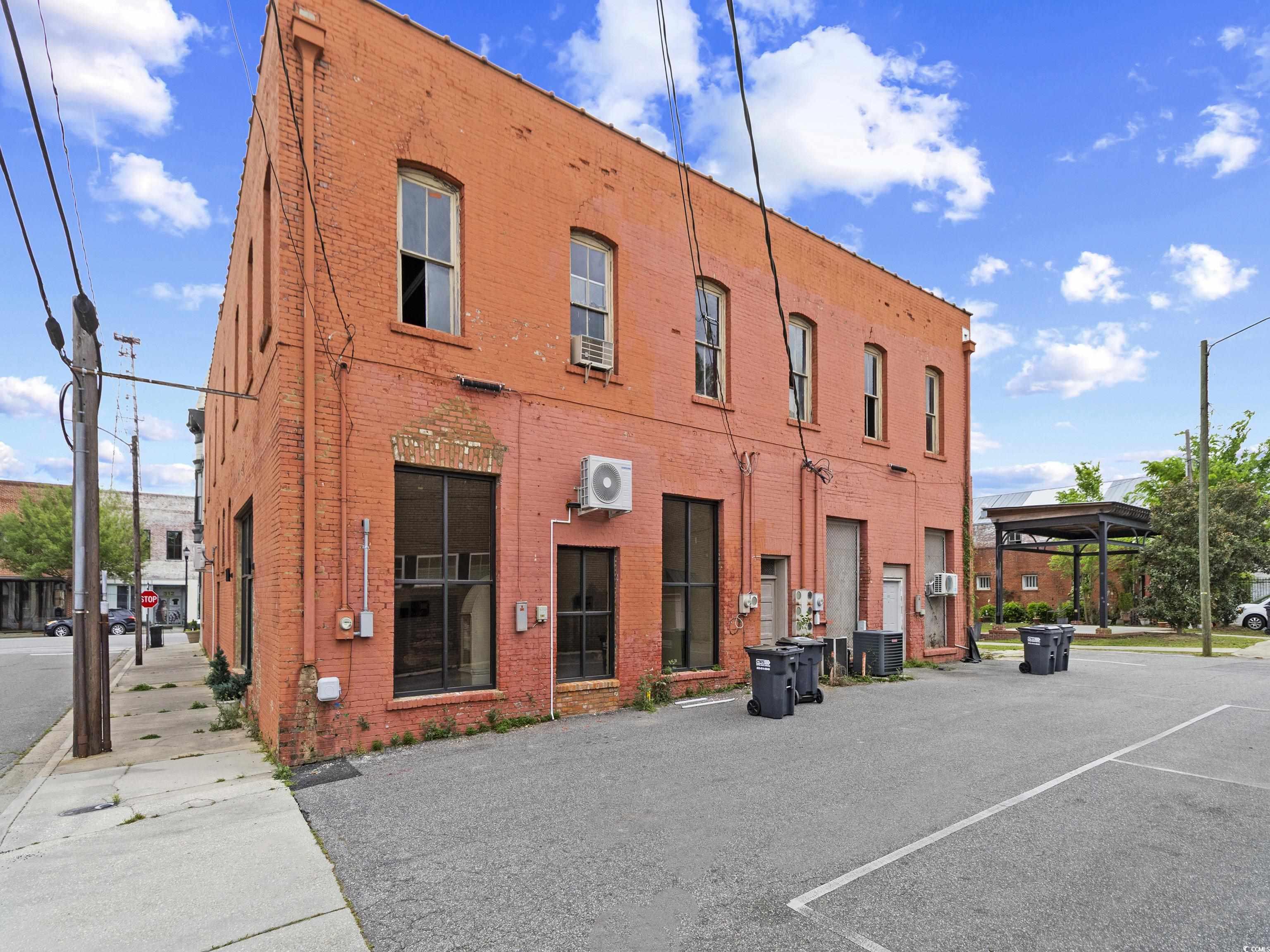 241 N Main St. Property Photo 4