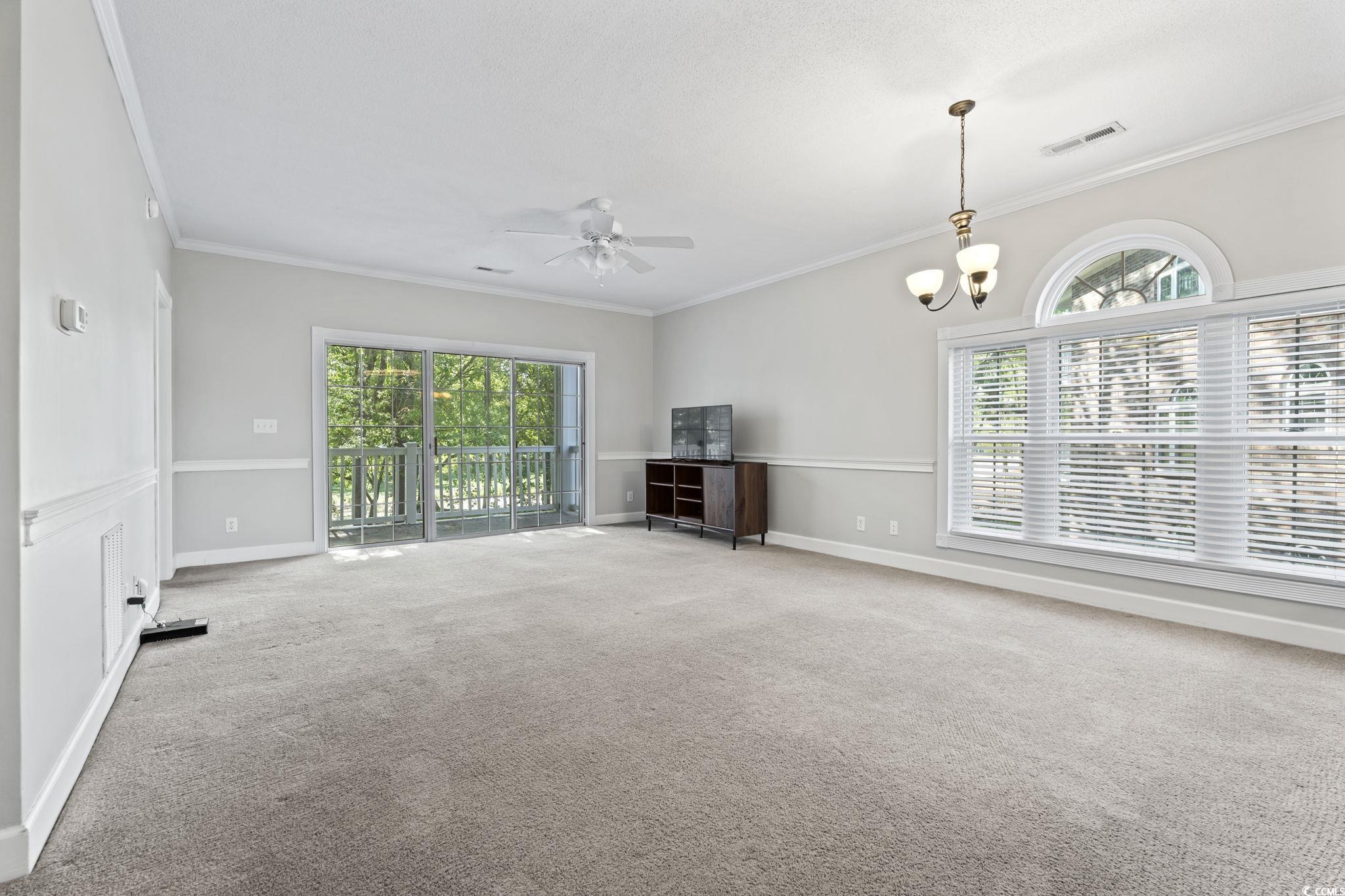 686 Riverwalk Dr. Property Photo 18