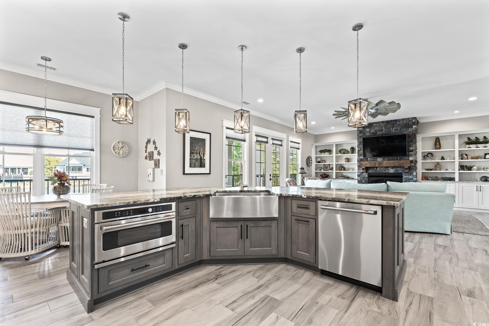 1006 Surf Pointe Dr. Property Photo 9