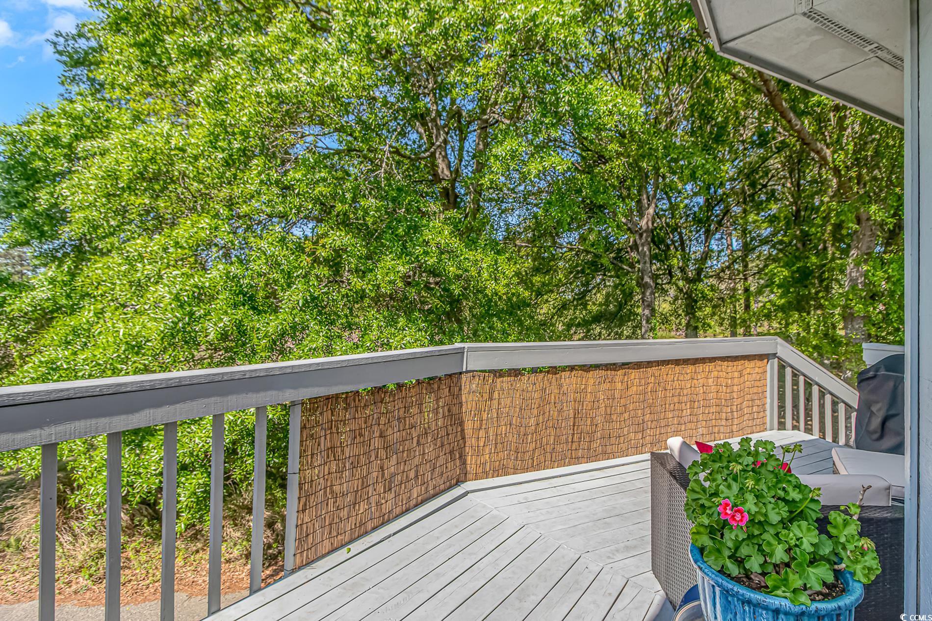 505 Tree Top Ln. Property Photo 22