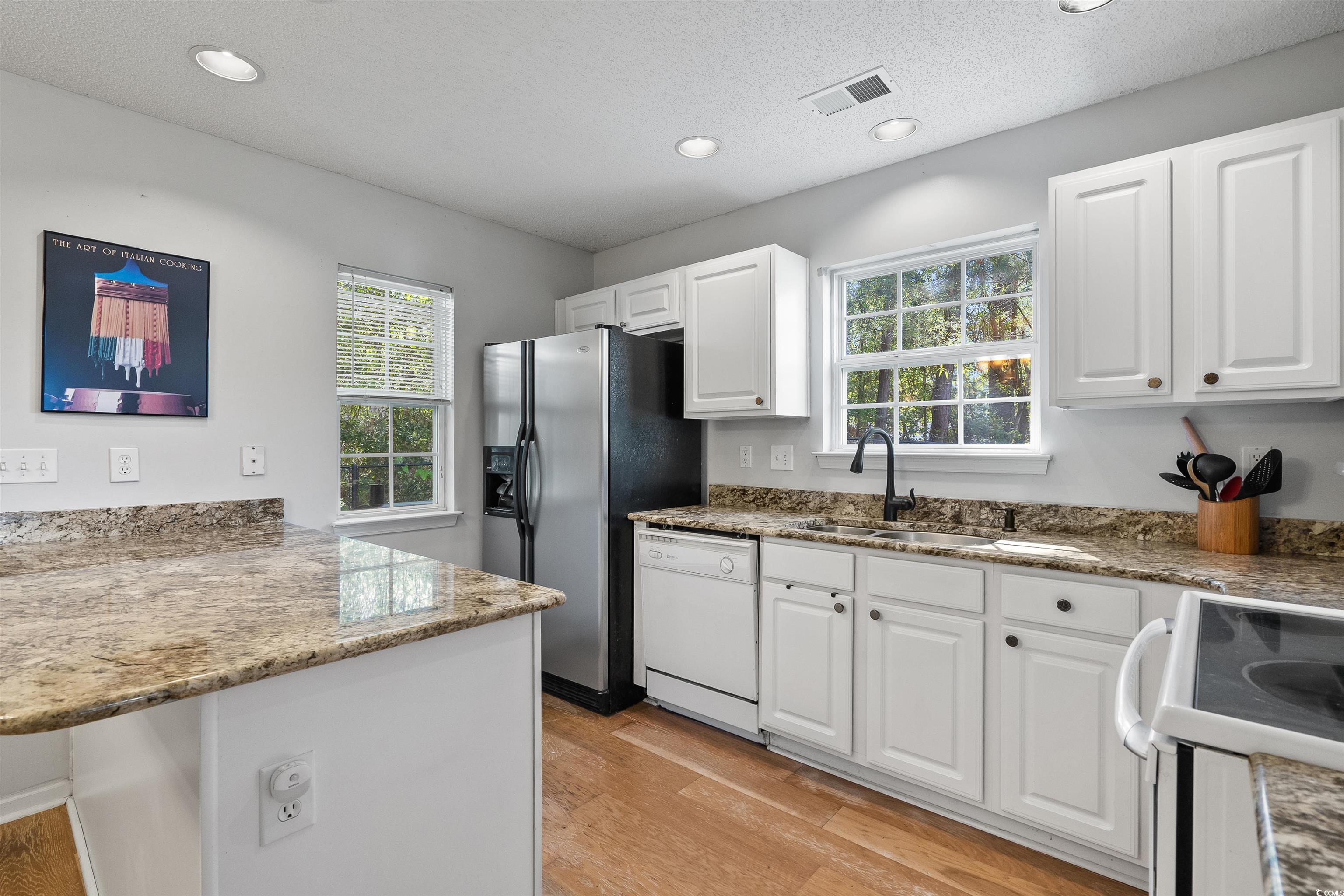 1064 Penny Ln. Property Photo 6