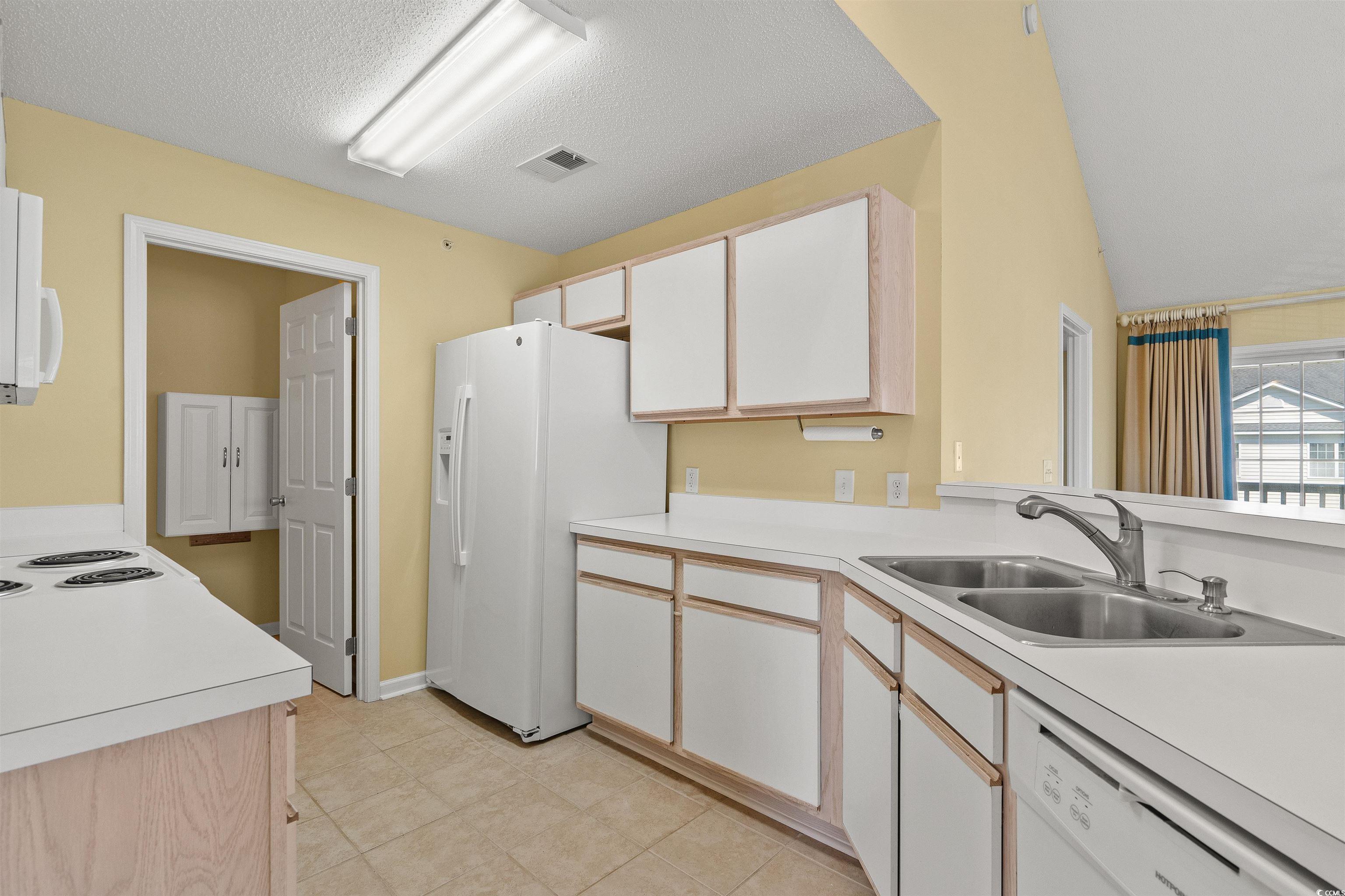 4920 Twin Pond Ct. Property Photo 15