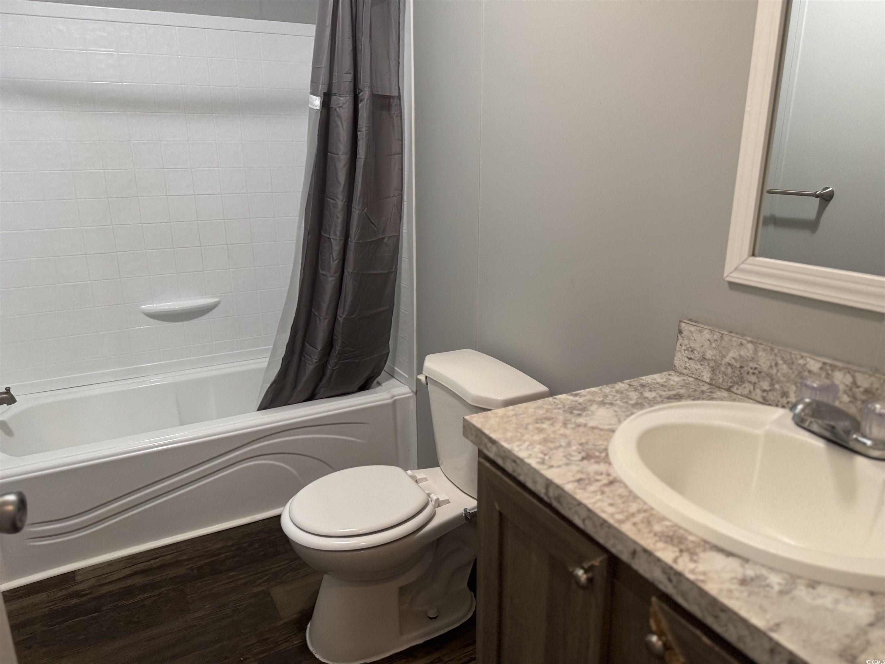 42 Hollywood Ave. Property Photo 16