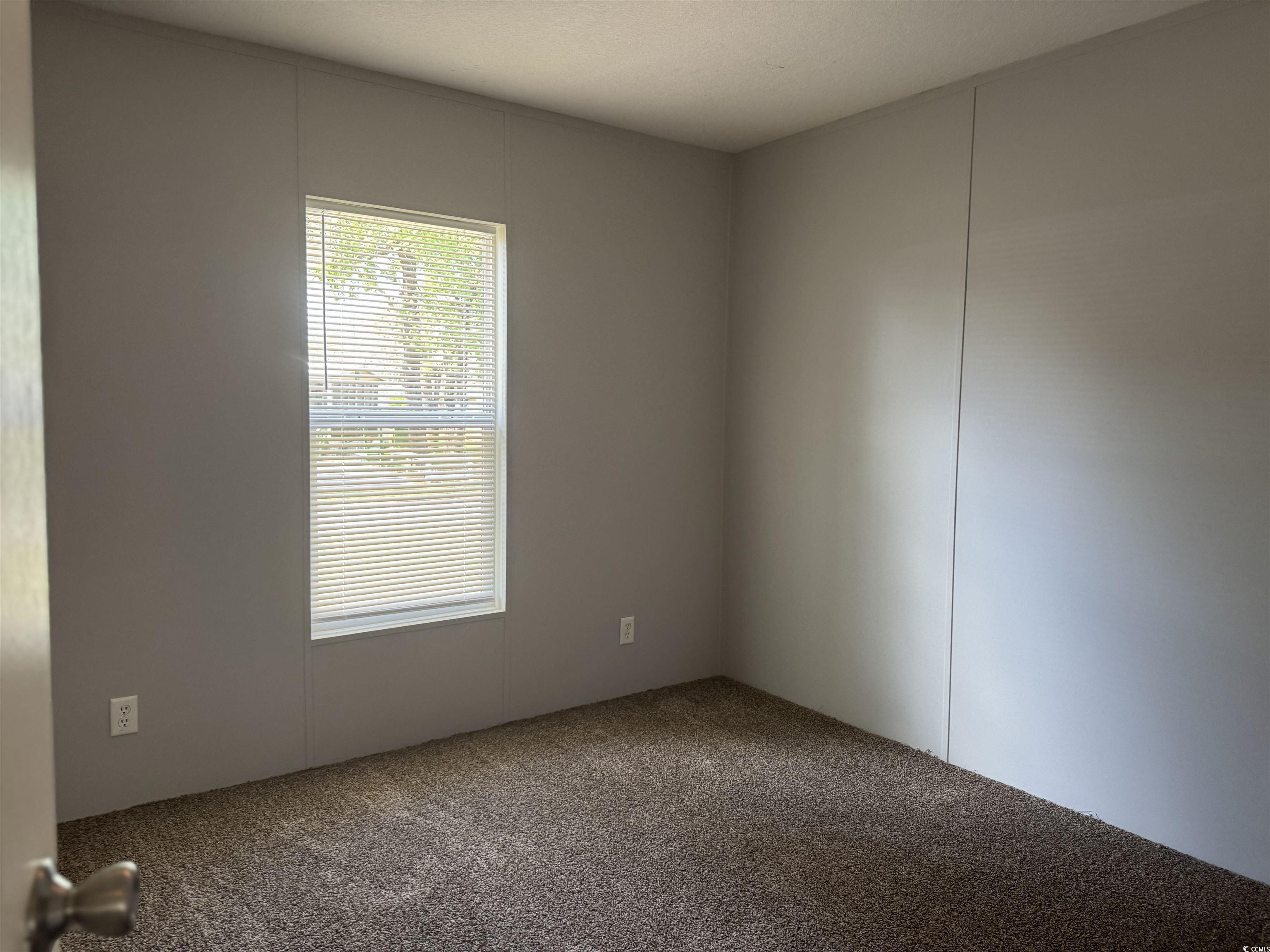 42 Hollywood Ave. Property Photo 18