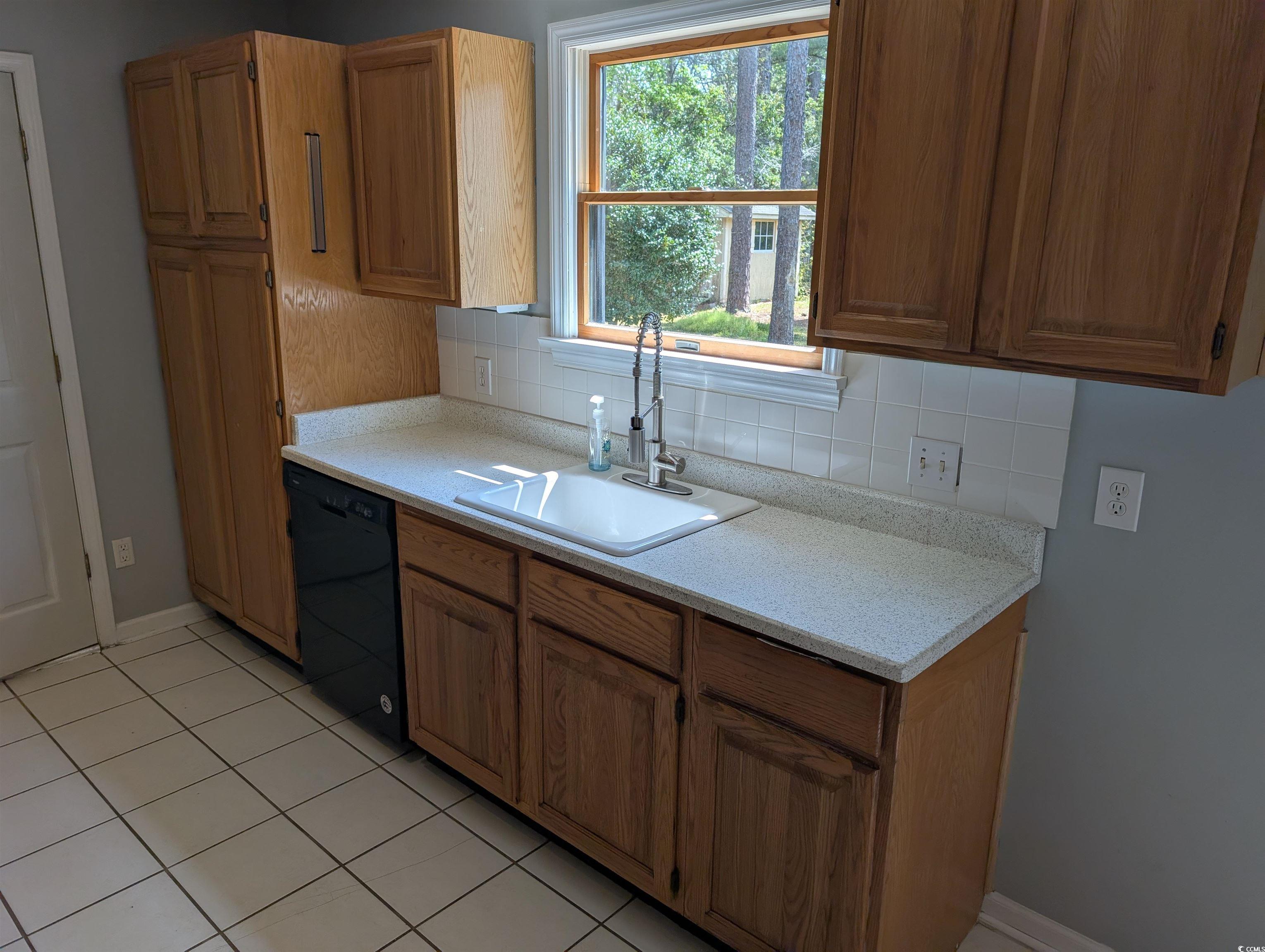 302 St. Andrews Ln. Property Photo 8