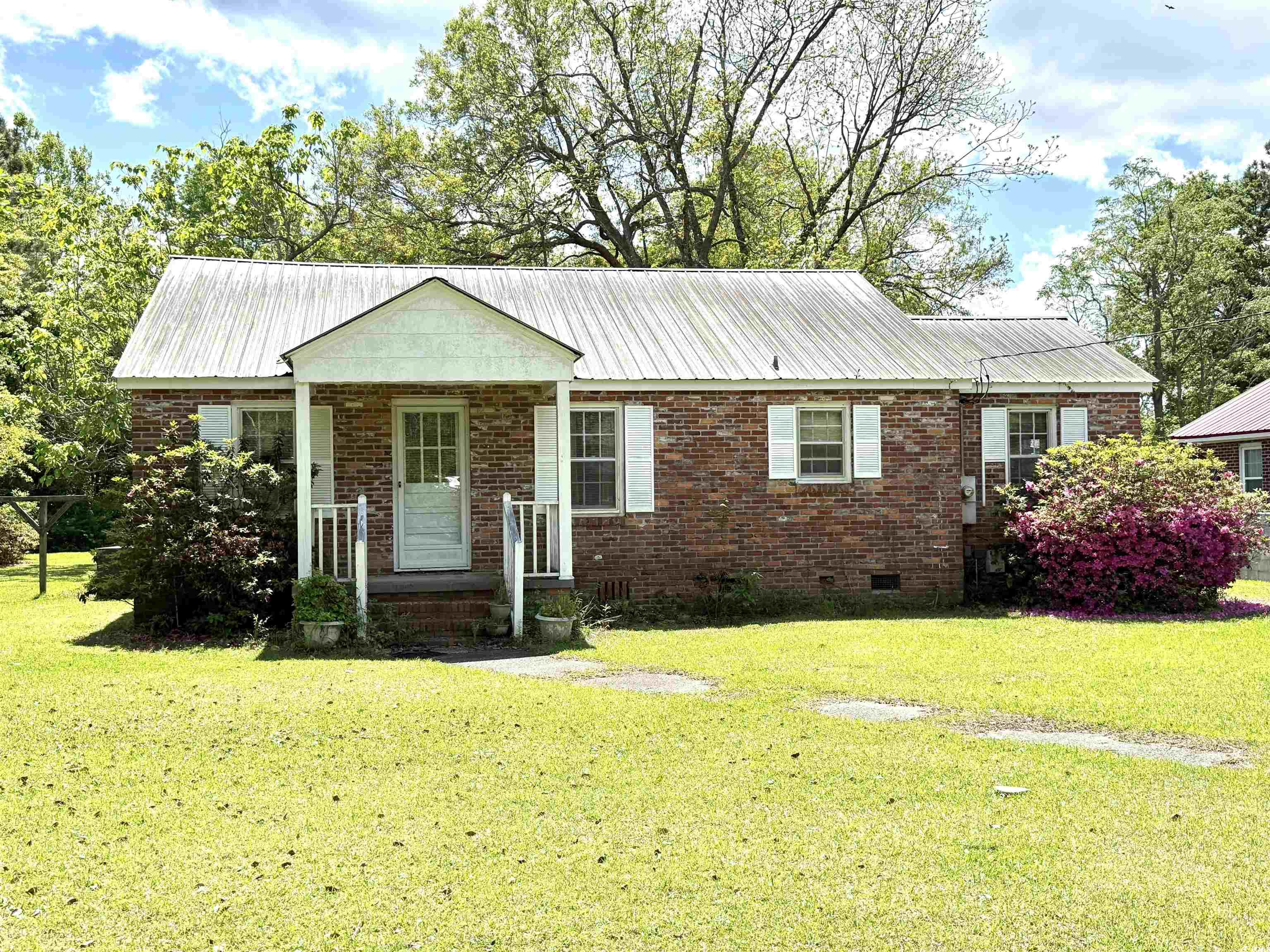 701 Martin Luther King Dr. Property Photo