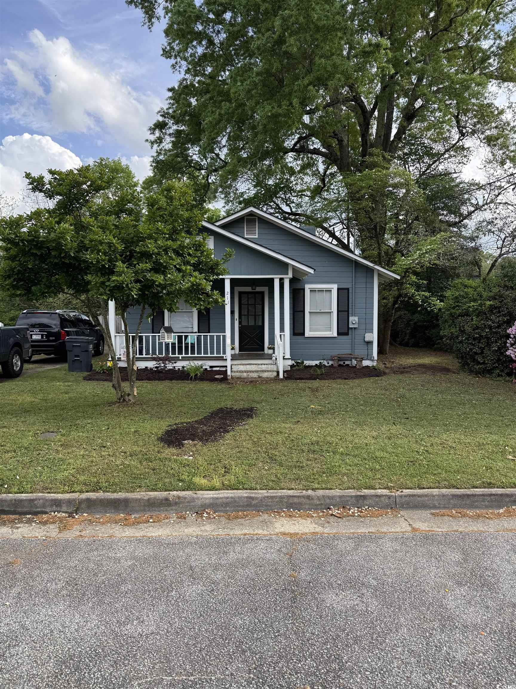 211 Amber Dr. Property Photo