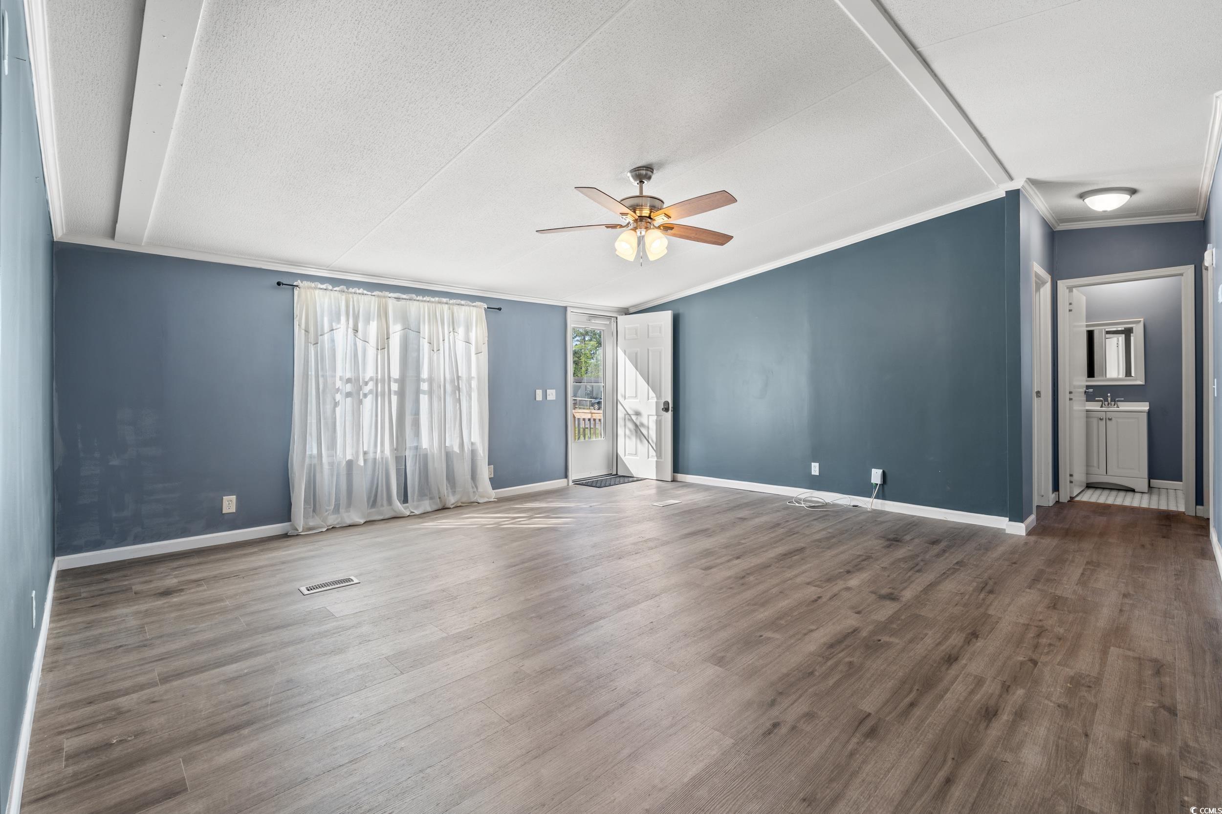 109 Diff Ave. Property Photo 8
