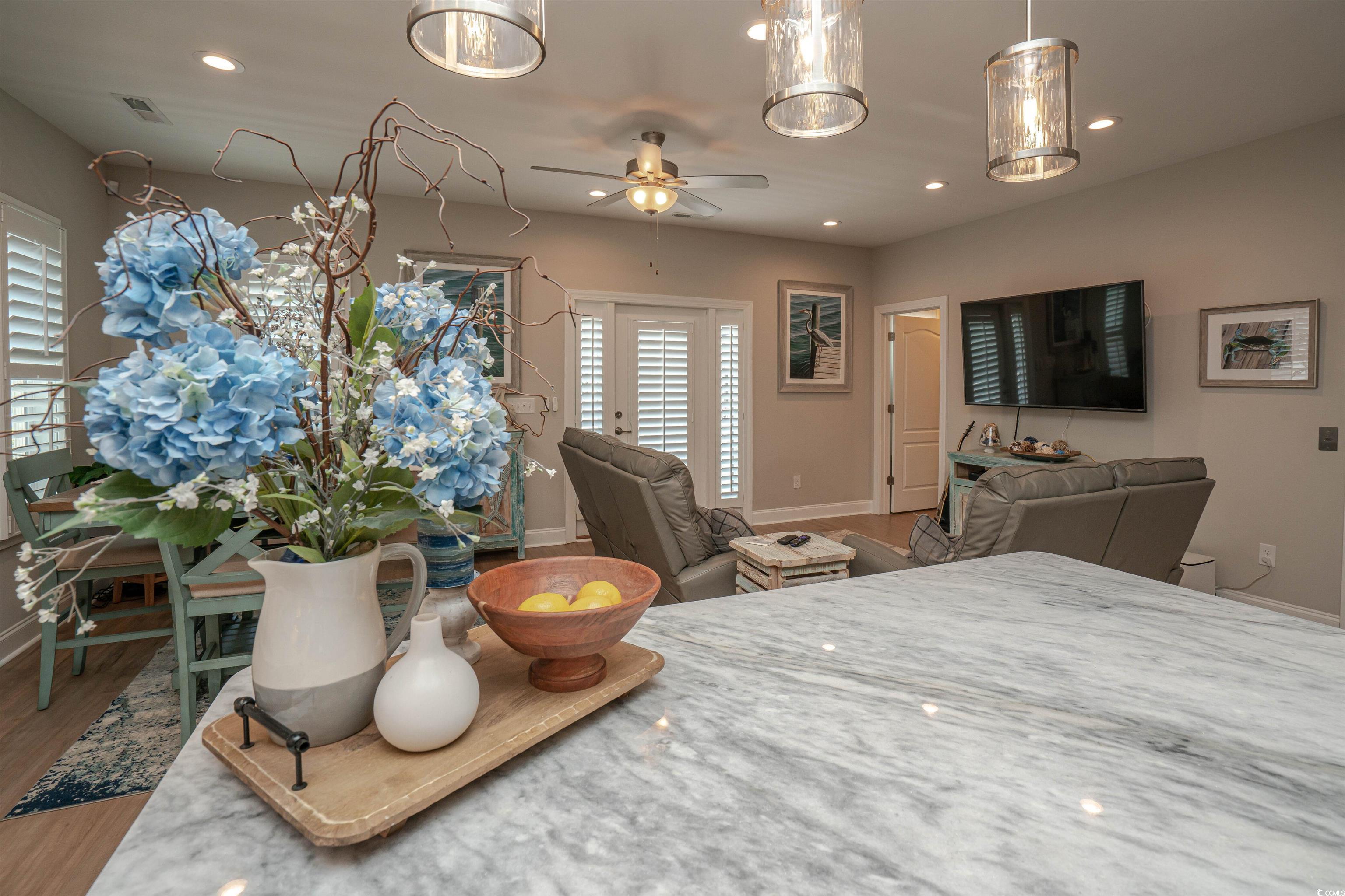 220 Gloucester Way Property Photo 8